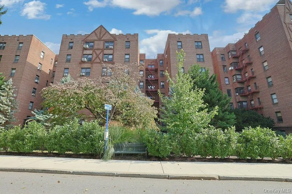 142 Garth Road, Eastchester, NY, 1 Bedroom Bedrooms, 3 Room Rooms,1 BathroomBathrooms,Residential Lease,For Rent,Garth,0,1058637 142 Garth Road, Eastchester, NY, 1 Bedroom Bedrooms, 3 Room Rooms,1 BathroomBathrooms,Residential Lease,For Rent,Garth,0,1058637