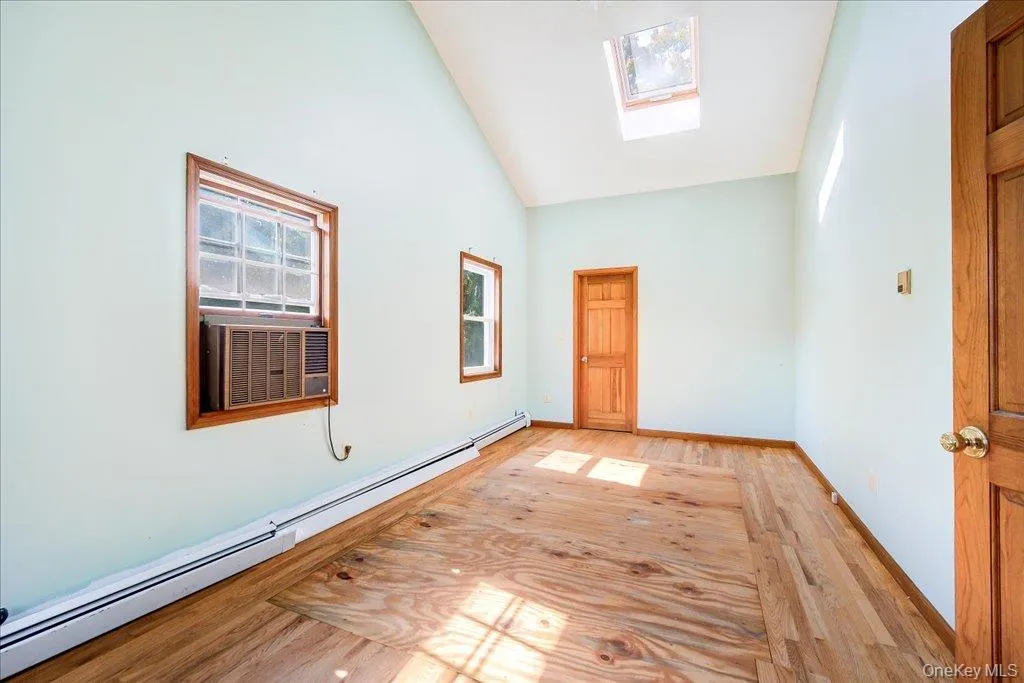 2nd floor Primary / Master bedroom with vaulted ceilings 2nd floor Primary / Master bedroom with vaulted ceilings