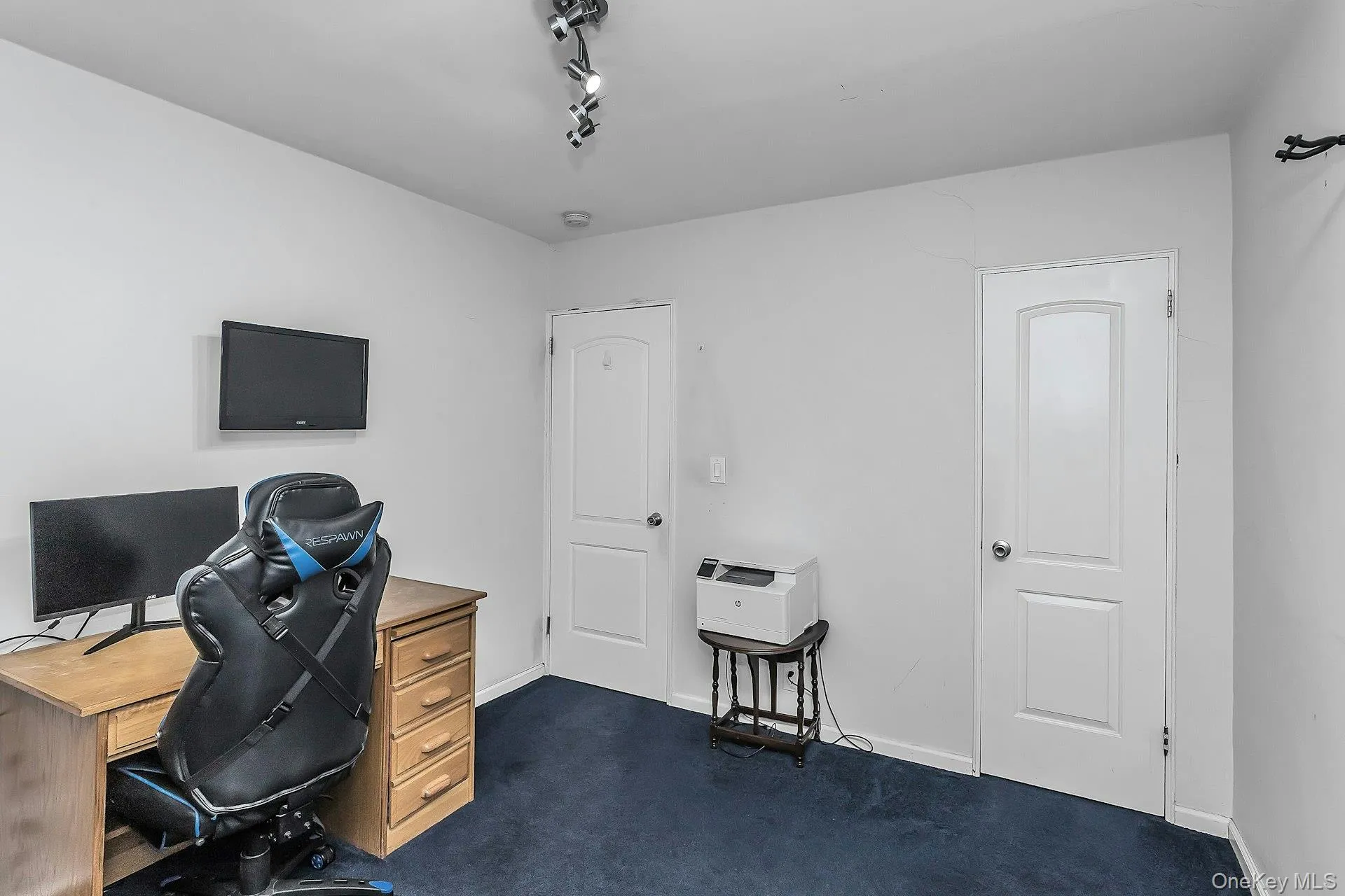 244-25 57th Drive, New York, NY, 3 Bedrooms Bedrooms, 5 Rooms Rooms,1 BathroomBathrooms,Residential,For Rent,57th,0,1058646 244-25 57th Drive, New York, NY, 3 Bedrooms Bedrooms, 5 Rooms Rooms,1 BathroomBathrooms,Residential,For Rent,57th,0,1058646