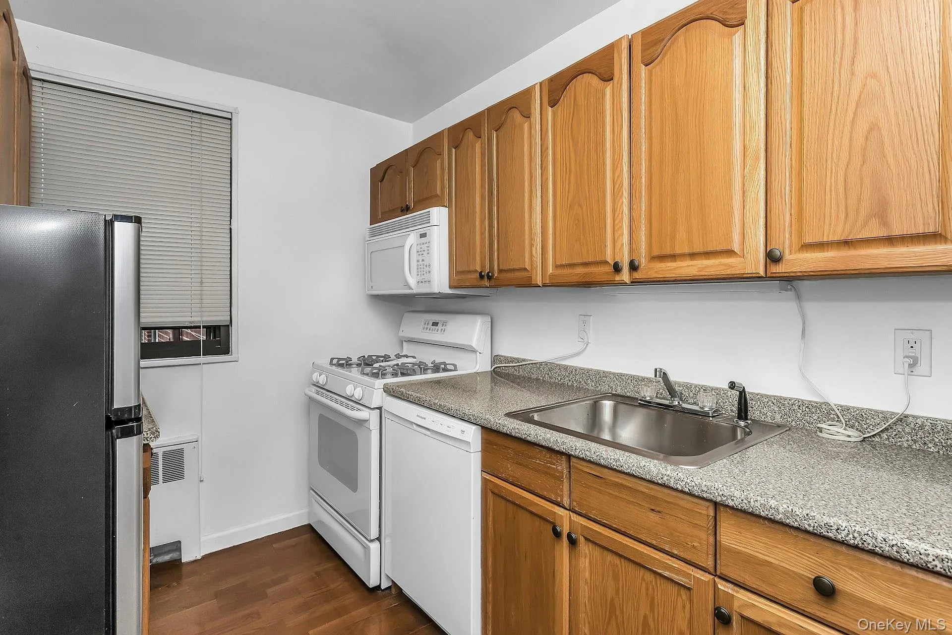 244-25 57th Drive, New York, NY, 3 Bedrooms Bedrooms, 5 Rooms Rooms,1 BathroomBathrooms,Residential,For Rent,57th,0,1058646 244-25 57th Drive, New York, NY, 3 Bedrooms Bedrooms, 5 Rooms Rooms,1 BathroomBathrooms,Residential,For Rent,57th,0,1058646