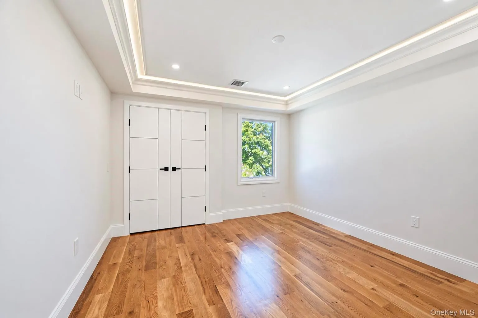 1 Magenta Street, Oyster Bay, NY, 5 Bedrooms Bedrooms, 12 Rooms Rooms,6 BathroomsBathrooms,Residential,For Rent,Magenta,0,1058647 1 Magenta Street, Oyster Bay, NY, 5 Bedrooms Bedrooms, 12 Rooms Rooms,6 BathroomsBathrooms,Residential,For Rent,Magenta,0,1058647