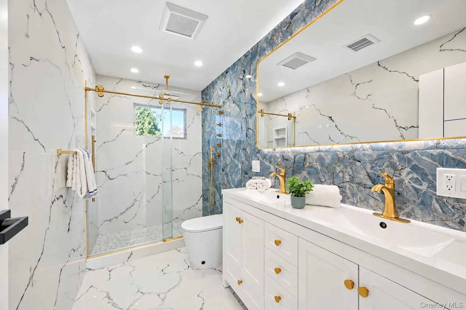 1 Magenta Street, Oyster Bay, NY, 5 Bedrooms Bedrooms, 12 Rooms Rooms,6 BathroomsBathrooms,Residential,For Rent,Magenta,0,1058647 1 Magenta Street, Oyster Bay, NY, 5 Bedrooms Bedrooms, 12 Rooms Rooms,6 BathroomsBathrooms,Residential,For Rent,Magenta,0,1058647