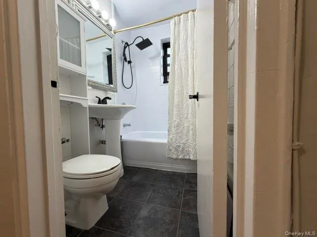 212-04 75th Avenue, New York, NY, 1 Bedroom Bedrooms, 3 Room Rooms,1 BathroomBathrooms,Residential Lease,For Rent,75th,0,1058652 212-04 75th Avenue, New York, NY, 1 Bedroom Bedrooms, 3 Room Rooms,1 BathroomBathrooms,Residential Lease,For Rent,75th,0,1058652