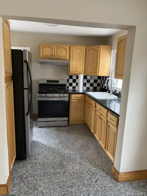 916 Center Drive, Hempstead, NY, 4 Bedroom Bedrooms, 6 Room Rooms,2 BathroomBathrooms,Residential Lease,For Rent,Center,0,1058653 916 Center Drive, Hempstead, NY, 4 Bedroom Bedrooms, 6 Room Rooms,2 BathroomBathrooms,Residential Lease,For Rent,Center,0,1058653
