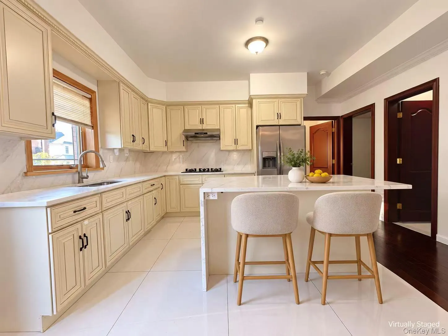 Open Kitchen with an island Open Kitchen with an island