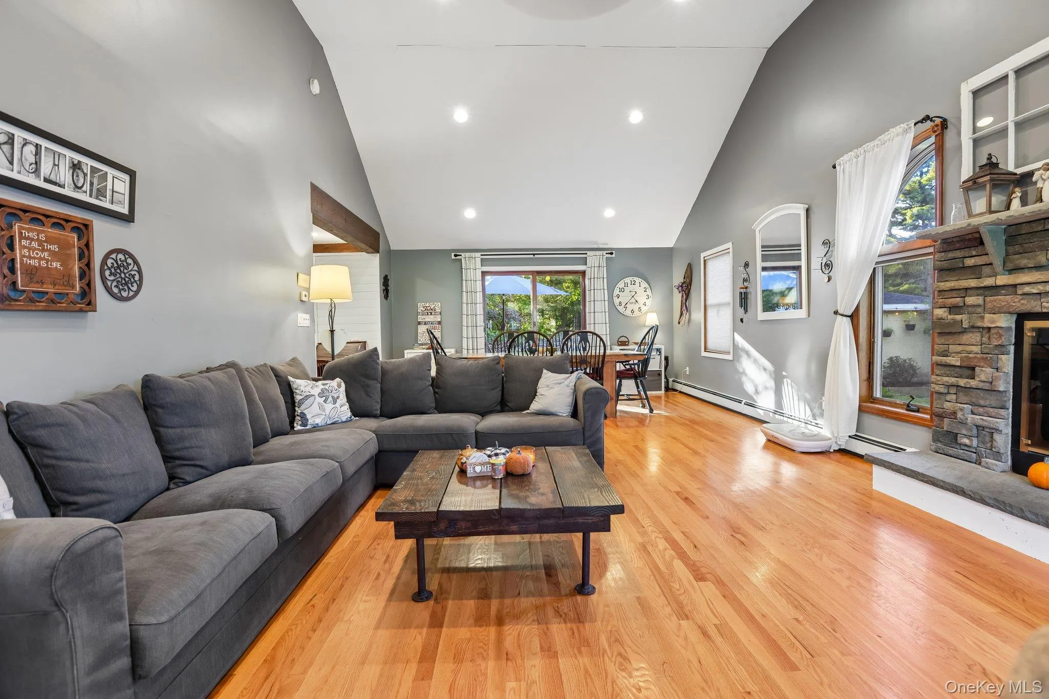 82 Medway Avenue, Clarkstown, NY, 3 Bedrooms Bedrooms, 6 Rooms Rooms,2 BathroomsBathrooms,Residential,For Rent,Medway,0,1058665 82 Medway Avenue, Clarkstown, NY, 3 Bedrooms Bedrooms, 6 Rooms Rooms,2 BathroomsBathrooms,Residential,For Rent,Medway,0,1058665