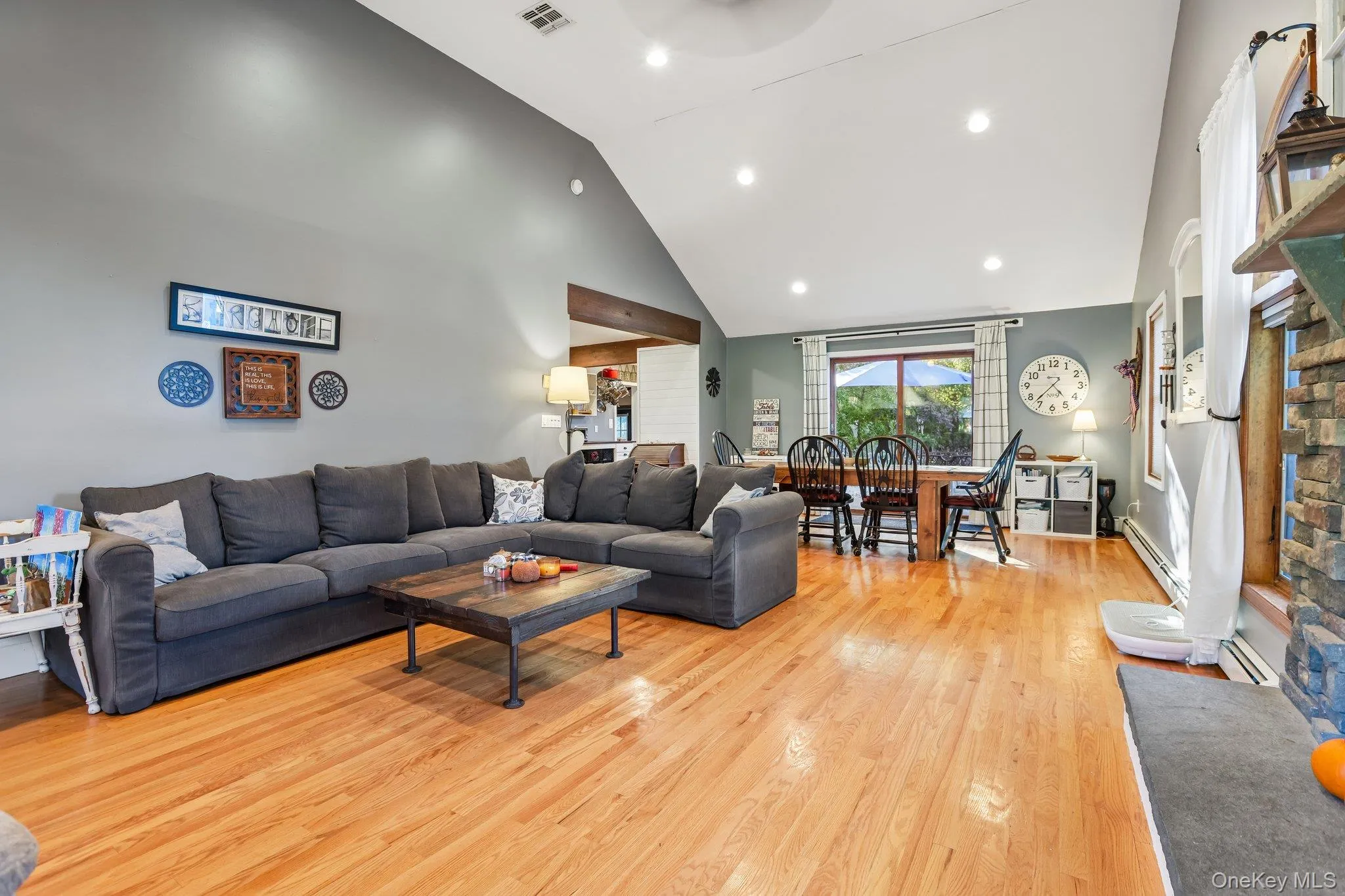 82 Medway Avenue, Clarkstown, NY, 3 Bedrooms Bedrooms, 6 Rooms Rooms,2 BathroomsBathrooms,Residential,For Rent,Medway,0,1058665 82 Medway Avenue, Clarkstown, NY, 3 Bedrooms Bedrooms, 6 Rooms Rooms,2 BathroomsBathrooms,Residential,For Rent,Medway,0,1058665