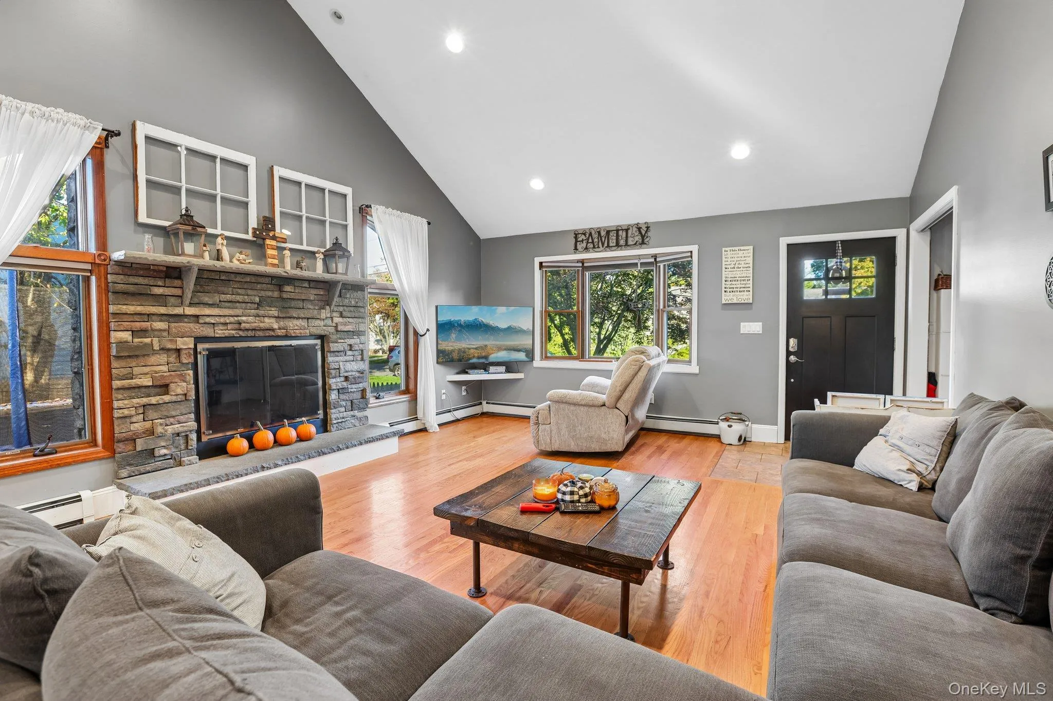 82 Medway Avenue, Clarkstown, NY, 3 Bedrooms Bedrooms, 6 Rooms Rooms,2 BathroomsBathrooms,Residential,For Rent,Medway,0,1058665 82 Medway Avenue, Clarkstown, NY, 3 Bedrooms Bedrooms, 6 Rooms Rooms,2 BathroomsBathrooms,Residential,For Rent,Medway,0,1058665