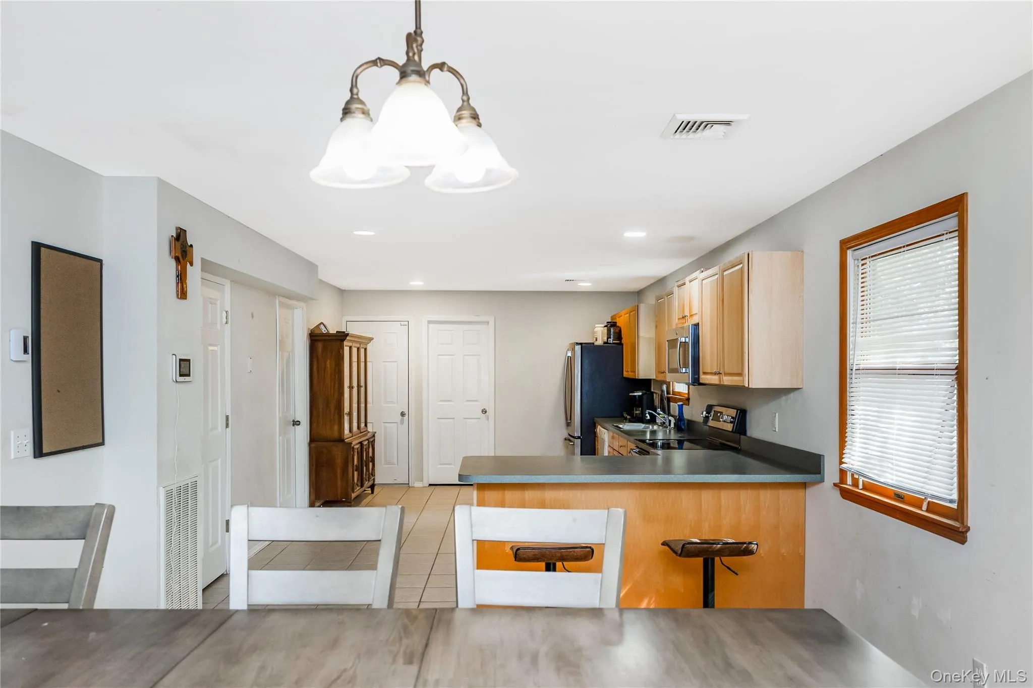 12 Garden Road, Brookhaven, NY, 4 Bedrooms Bedrooms, 7 Rooms Rooms,2 BathroomsBathrooms,Residential,For Rent,Garden,0,1058669 12 Garden Road, Brookhaven, NY, 4 Bedrooms Bedrooms, 7 Rooms Rooms,2 BathroomsBathrooms,Residential,For Rent,Garden,0,1058669