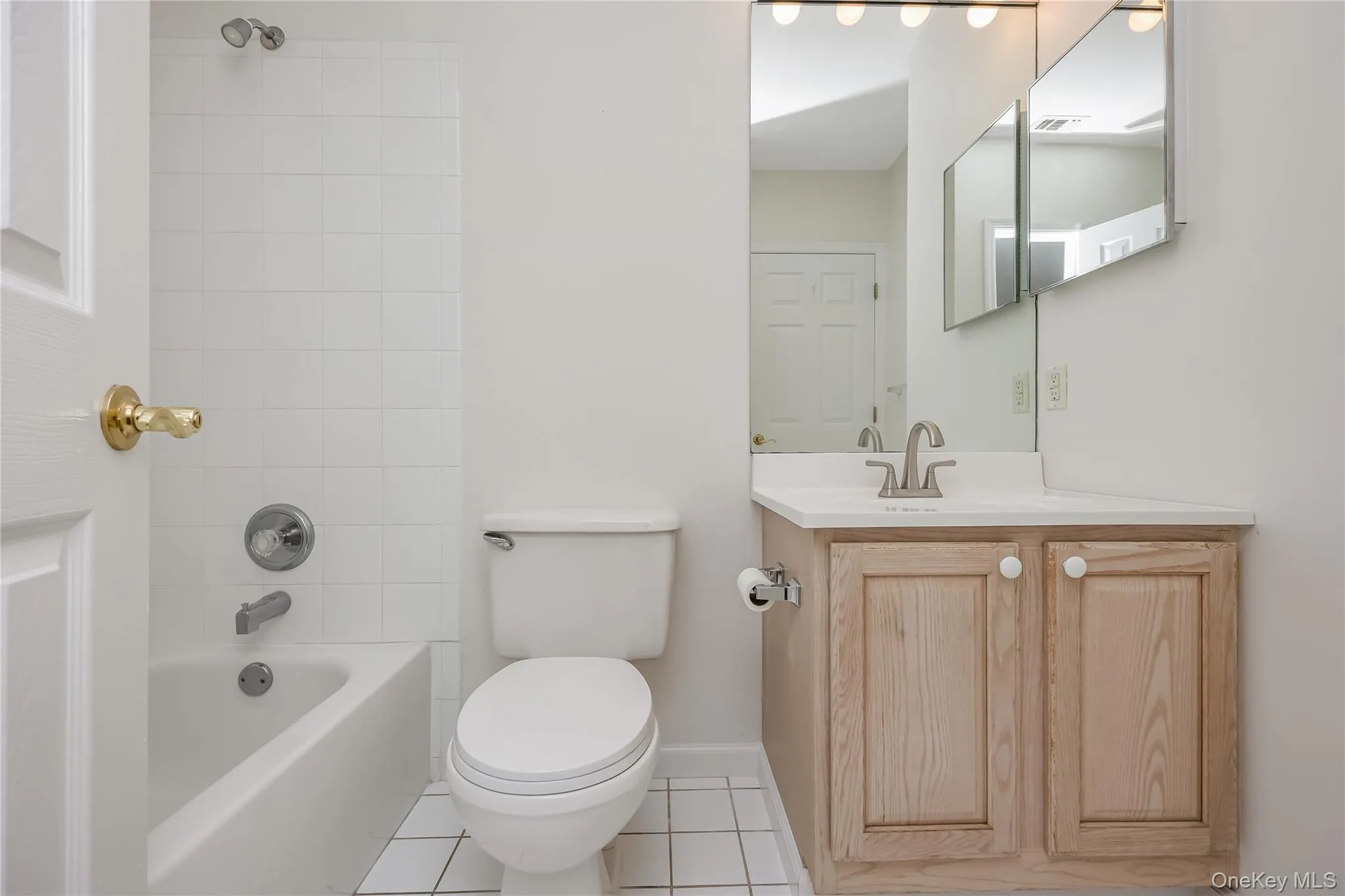 14 Sophia Drive, Brookhaven, NY, 2 Bedrooms Bedrooms, 5 Rooms Rooms,2 BathroomsBathrooms,Residential,For Rent,Sophia,0,1058675 14 Sophia Drive, Brookhaven, NY, 2 Bedrooms Bedrooms, 5 Rooms Rooms,2 BathroomsBathrooms,Residential,For Rent,Sophia,0,1058675
