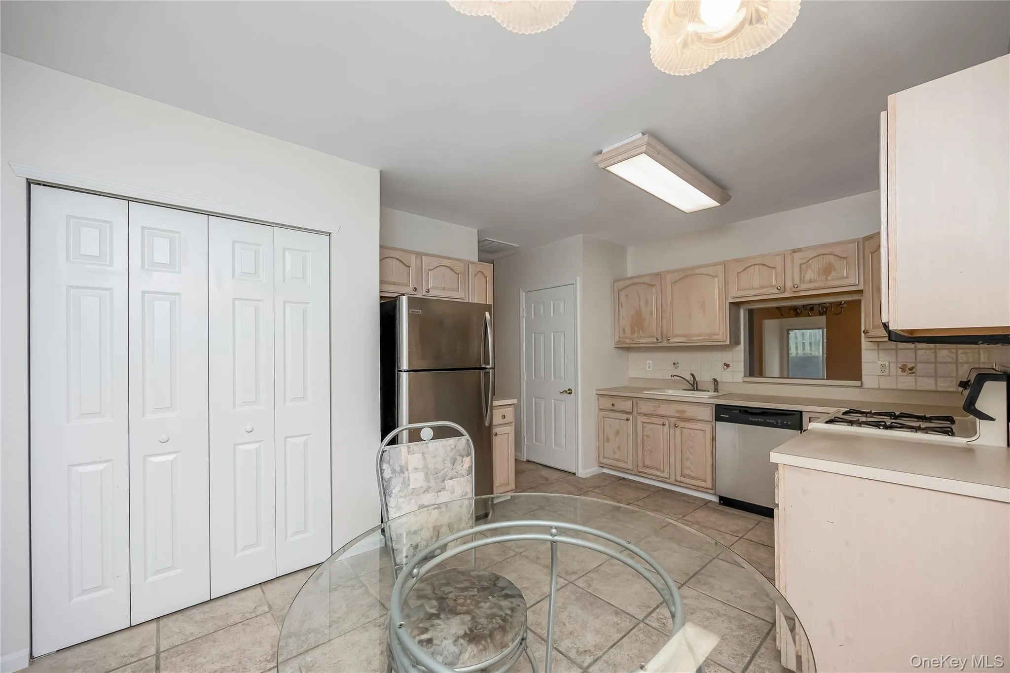 14 Sophia Drive, Brookhaven, NY, 2 Bedrooms Bedrooms, 5 Rooms Rooms,2 BathroomsBathrooms,Residential,For Rent,Sophia,0,1058675 14 Sophia Drive, Brookhaven, NY, 2 Bedrooms Bedrooms, 5 Rooms Rooms,2 BathroomsBathrooms,Residential,For Rent,Sophia,0,1058675