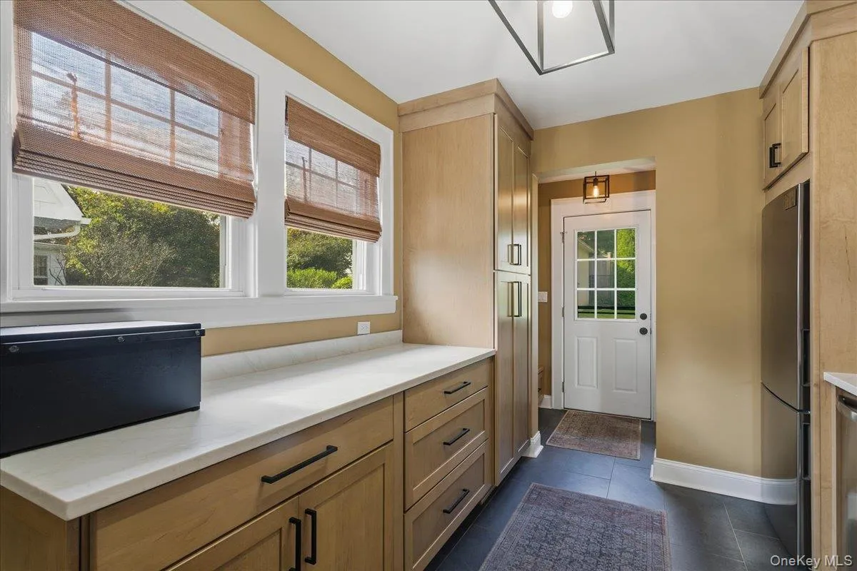 With quartz counter tops With quartz counter tops