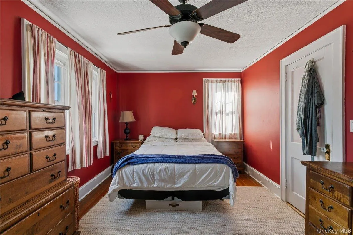 Ceiling fan and hardwood flooring complete this space Ceiling fan and hardwood flooring complete this space