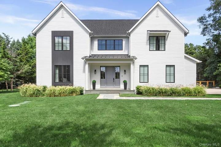 8 Sweetgrass Road, Southampton, New York 11977