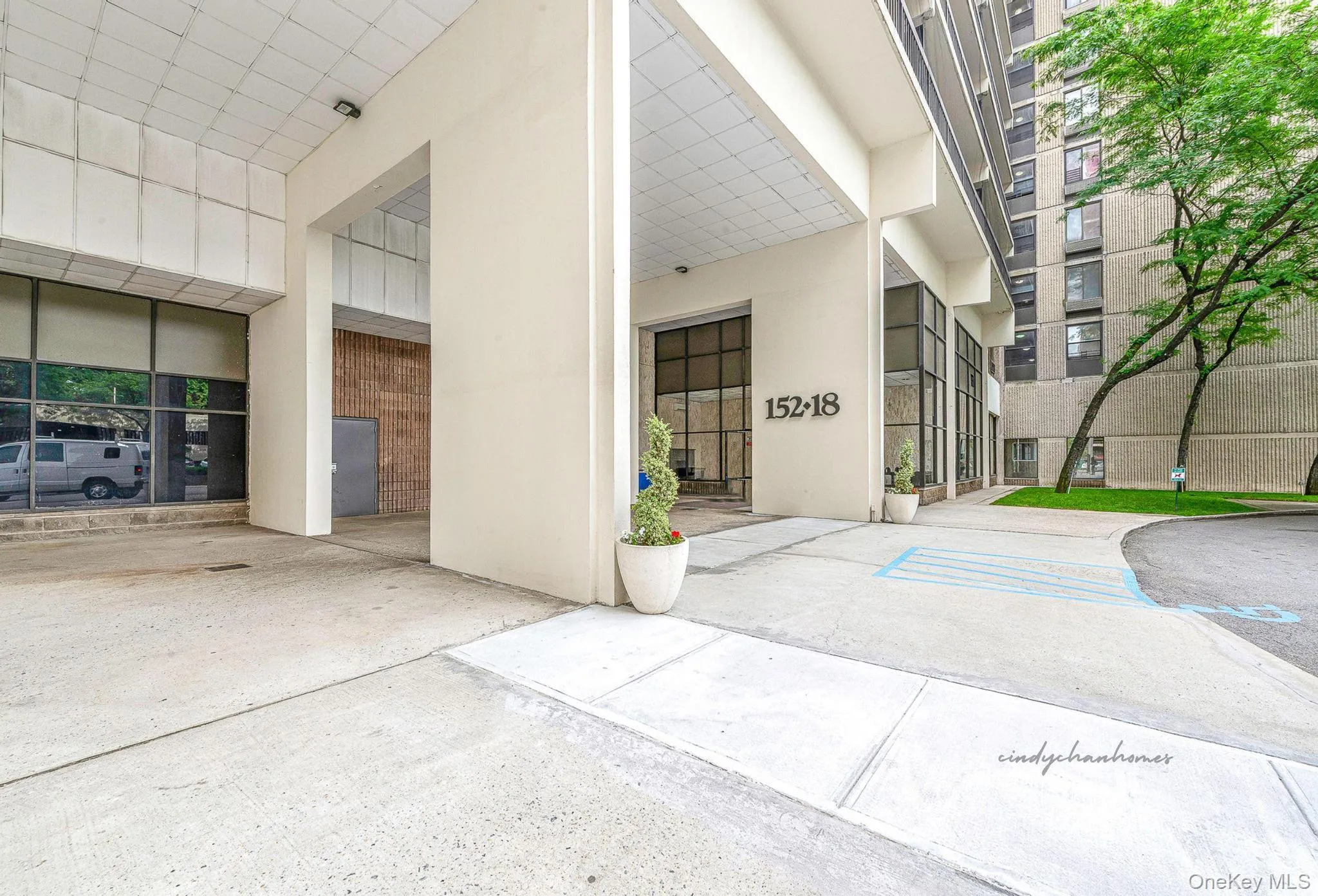 152-18 Union Turnpike, New York, NY, 3 Rooms Rooms,1 BathroomBathrooms,Residential,For Rent,Union,0,1058688 152-18 Union Turnpike, New York, NY, 3 Rooms Rooms,1 BathroomBathrooms,Residential,For Rent,Union,0,1058688