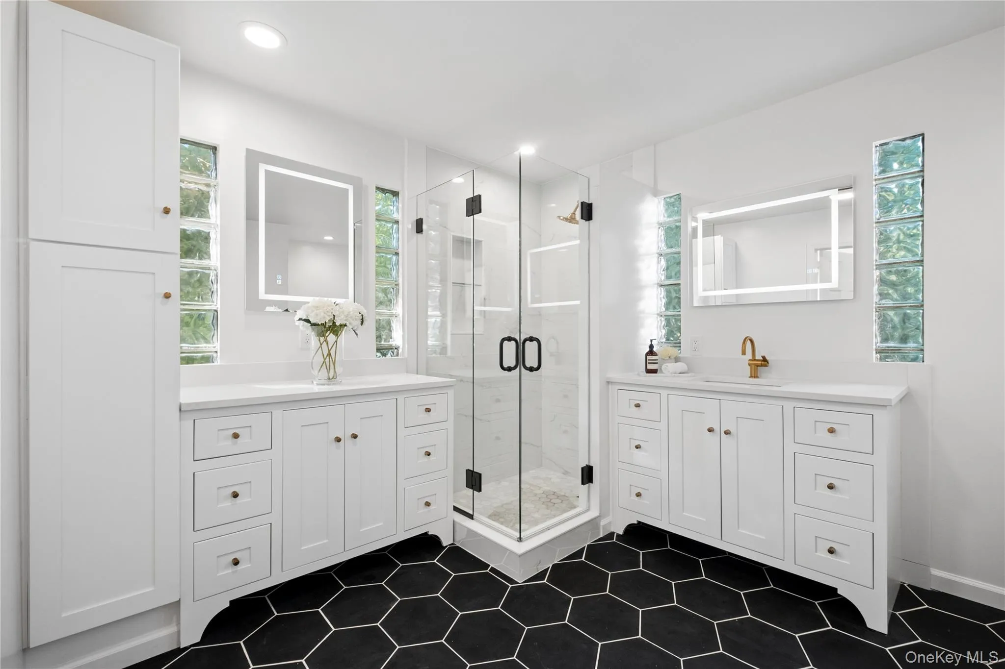 NEWLY RENOVATED en suite full bathroom with walk-in shower NEWLY RENOVATED en suite full bathroom with walk-in shower