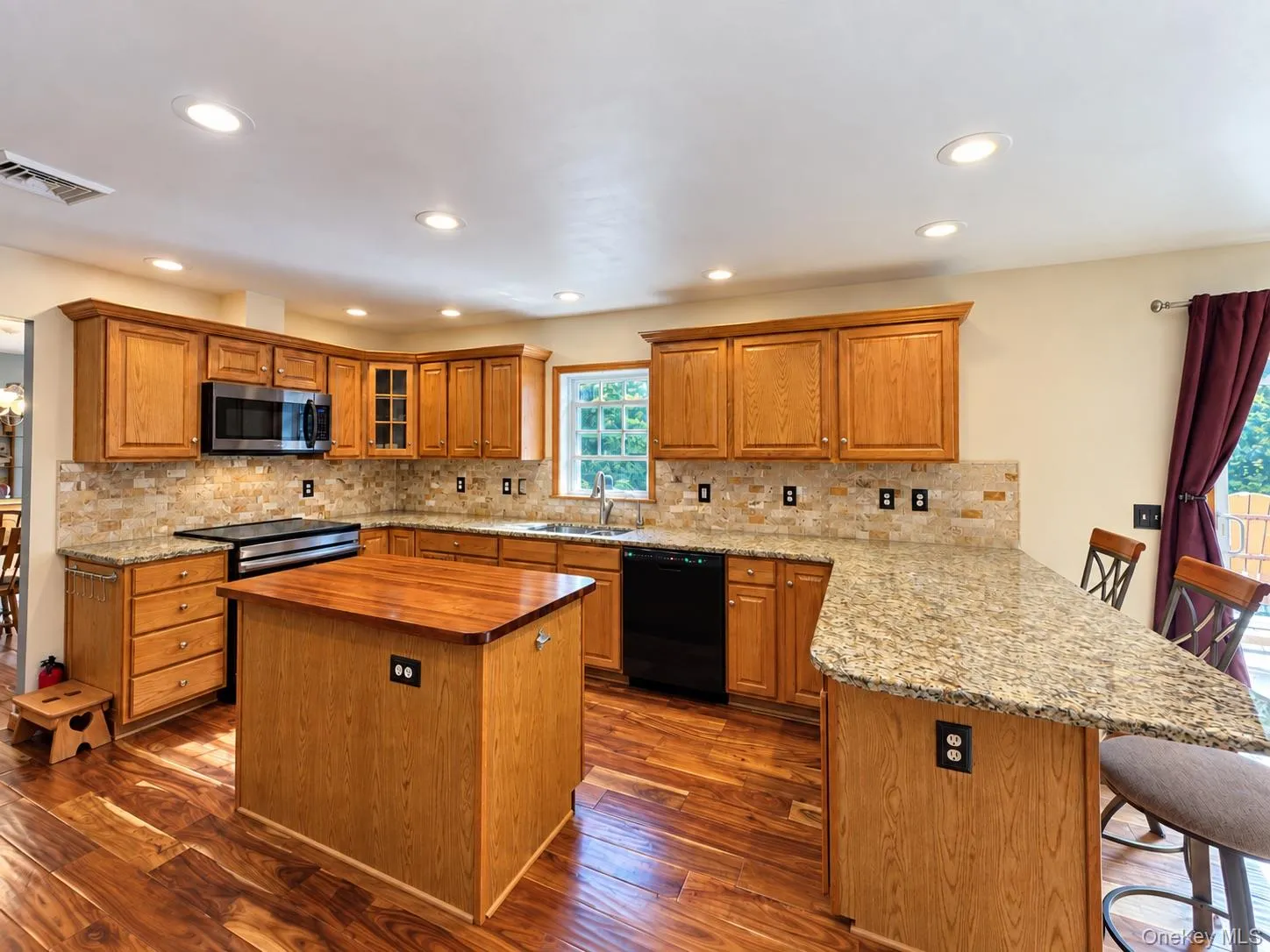 40 Half Moon Drive, Cairo, NY, 3 Bedrooms Bedrooms, 7 Rooms Rooms,2 BathroomsBathrooms,Residential,For Rent,Half Moon,0,1058702 40 Half Moon Drive, Cairo, NY, 3 Bedrooms Bedrooms, 7 Rooms Rooms,2 BathroomsBathrooms,Residential,For Rent,Half Moon,0,1058702