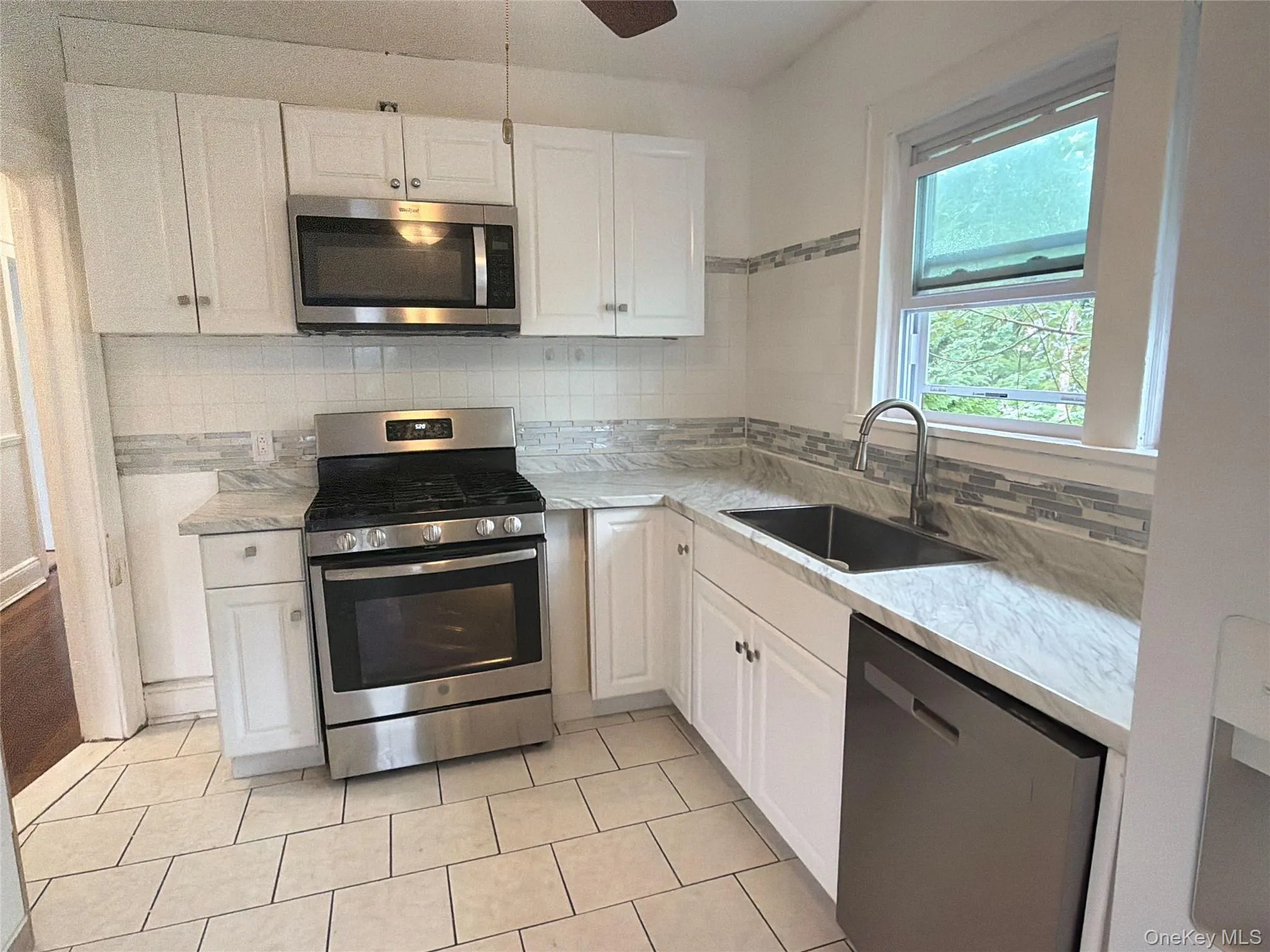 15 Stevens Street, White Plains, NY, 4 Bedroom Bedrooms, 7 Room Rooms,1 BathroomBathrooms,Residential Lease,For Rent,Stevens,0,1058704 15 Stevens Street, White Plains, NY, 4 Bedroom Bedrooms, 7 Room Rooms,1 BathroomBathrooms,Residential Lease,For Rent,Stevens,0,1058704