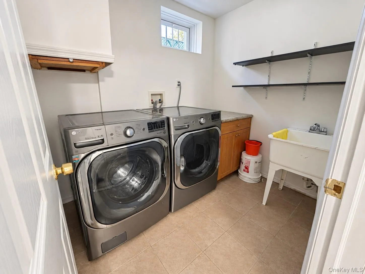 249-75 57th Avenue, New York, NY, 4 Bedrooms Bedrooms, 9 Rooms Rooms,3 BathroomsBathrooms,Residential,For Rent,57th,0,1058705 249-75 57th Avenue, New York, NY, 4 Bedrooms Bedrooms, 9 Rooms Rooms,3 BathroomsBathrooms,Residential,For Rent,57th,0,1058705