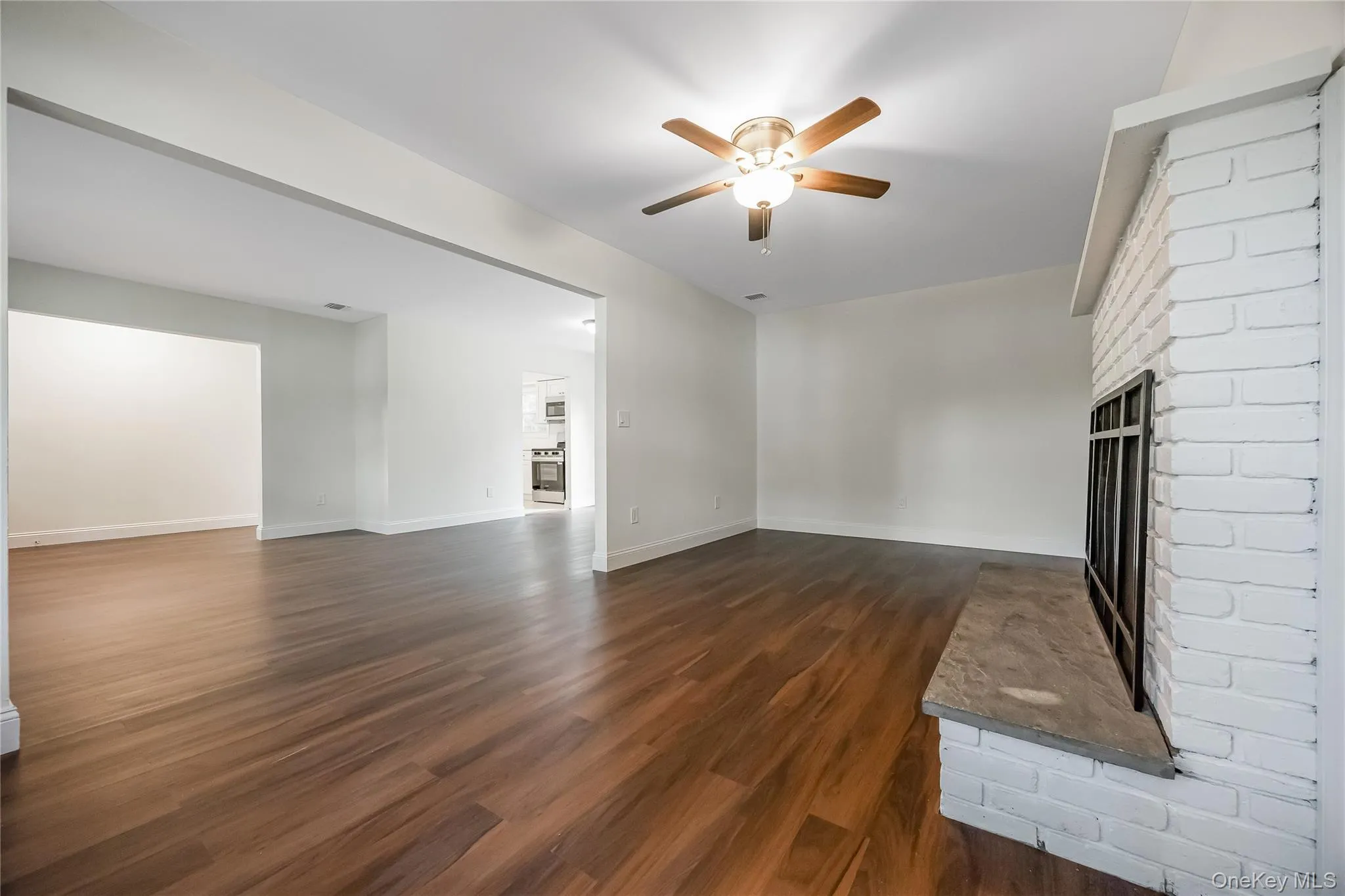 1182 3rd Avenue, Islip, NY, 3 Bedrooms Bedrooms, 7 Rooms Rooms,1 BathroomBathrooms,Residential,For Rent,3rd,0,1058710 1182 3rd Avenue, Islip, NY, 3 Bedrooms Bedrooms, 7 Rooms Rooms,1 BathroomBathrooms,Residential,For Rent,3rd,0,1058710
