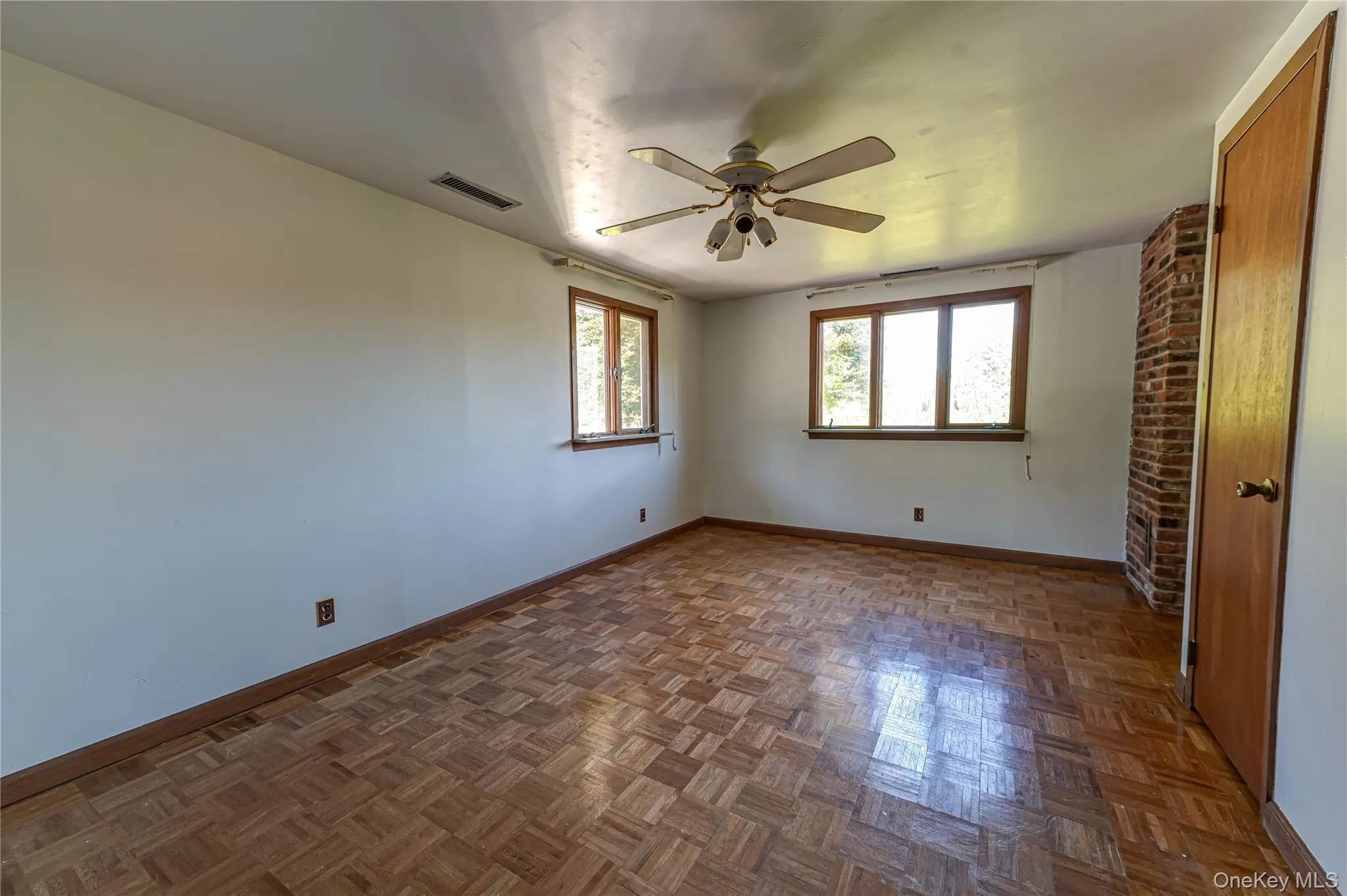 54 Greenhills Road, Huntington, NY, 4 Bedrooms Bedrooms, 7 Rooms Rooms,1 BathroomBathrooms,Residential,For Rent,Greenhills,0,1058711 54 Greenhills Road, Huntington, NY, 4 Bedrooms Bedrooms, 7 Rooms Rooms,1 BathroomBathrooms,Residential,For Rent,Greenhills,0,1058711