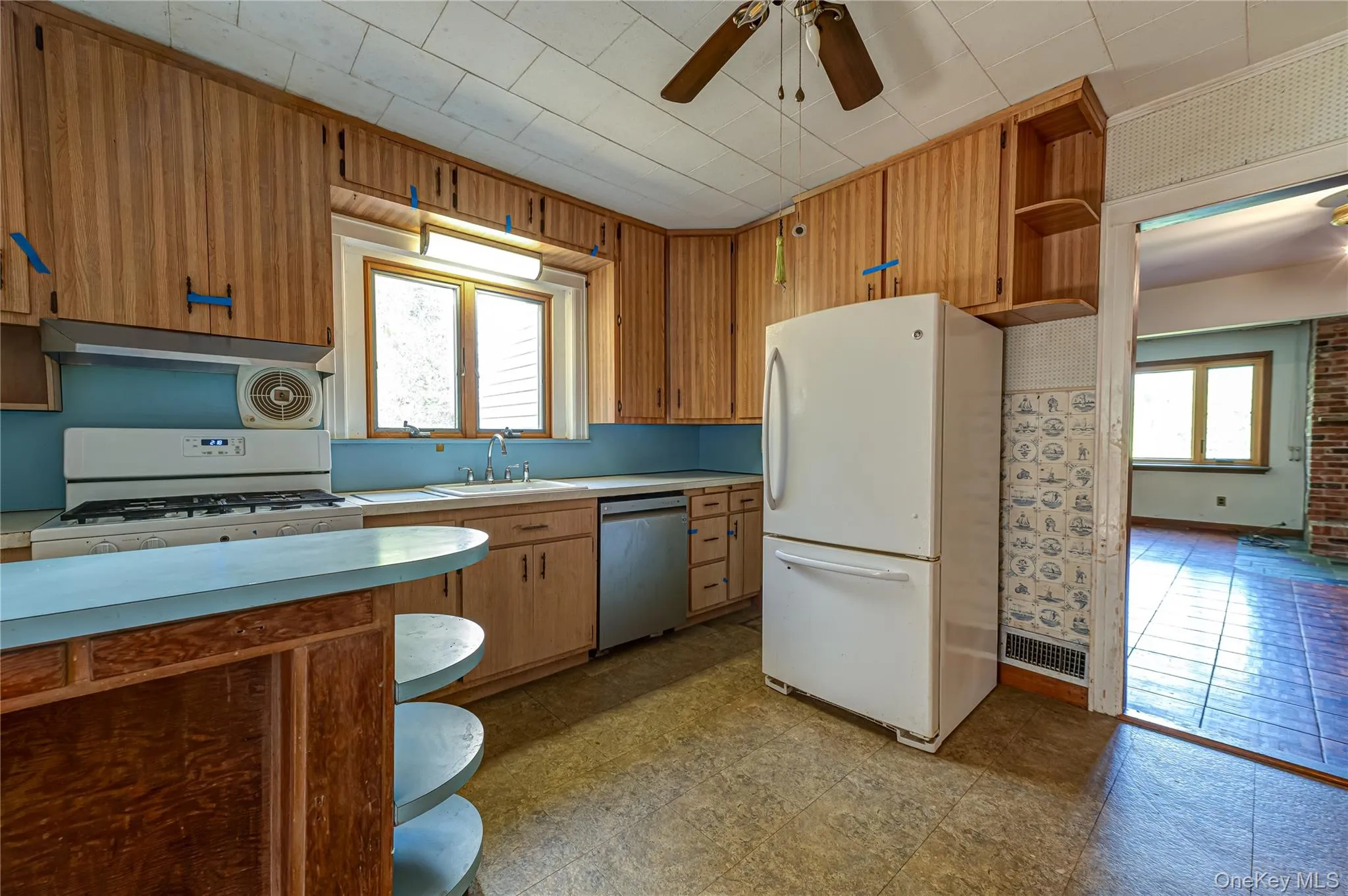 54 Greenhills Road, Huntington, NY, 4 Bedrooms Bedrooms, 7 Rooms Rooms,1 BathroomBathrooms,Residential,For Rent,Greenhills,0,1058711 54 Greenhills Road, Huntington, NY, 4 Bedrooms Bedrooms, 7 Rooms Rooms,1 BathroomBathrooms,Residential,For Rent,Greenhills,0,1058711
