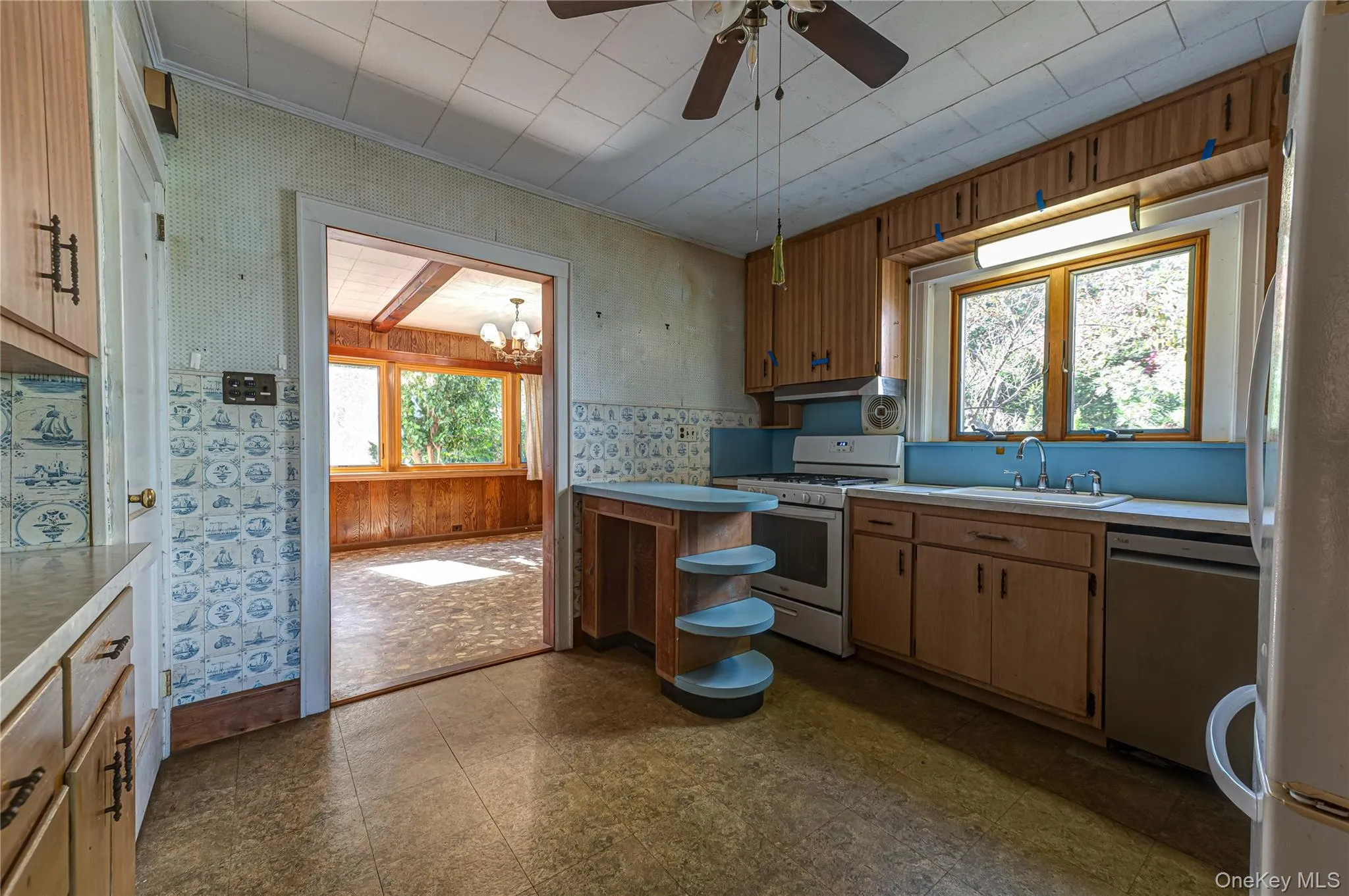 54 Greenhills Road, Huntington, NY, 4 Bedrooms Bedrooms, 7 Rooms Rooms,1 BathroomBathrooms,Residential,For Rent,Greenhills,0,1058711 54 Greenhills Road, Huntington, NY, 4 Bedrooms Bedrooms, 7 Rooms Rooms,1 BathroomBathrooms,Residential,For Rent,Greenhills,0,1058711