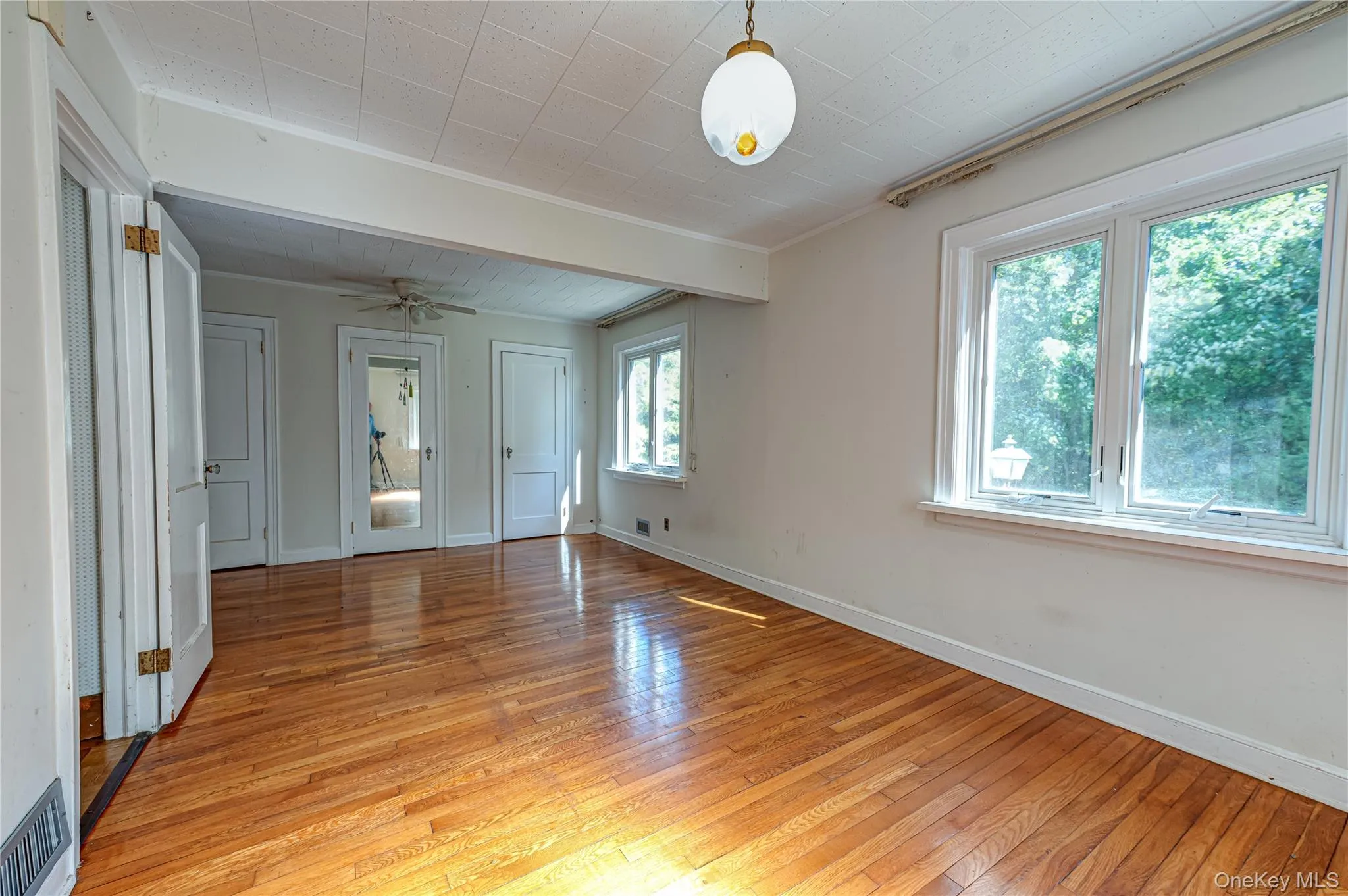 54 Greenhills Road, Huntington, NY, 4 Bedrooms Bedrooms, 7 Rooms Rooms,1 BathroomBathrooms,Residential,For Rent,Greenhills,0,1058711 54 Greenhills Road, Huntington, NY, 4 Bedrooms Bedrooms, 7 Rooms Rooms,1 BathroomBathrooms,Residential,For Rent,Greenhills,0,1058711