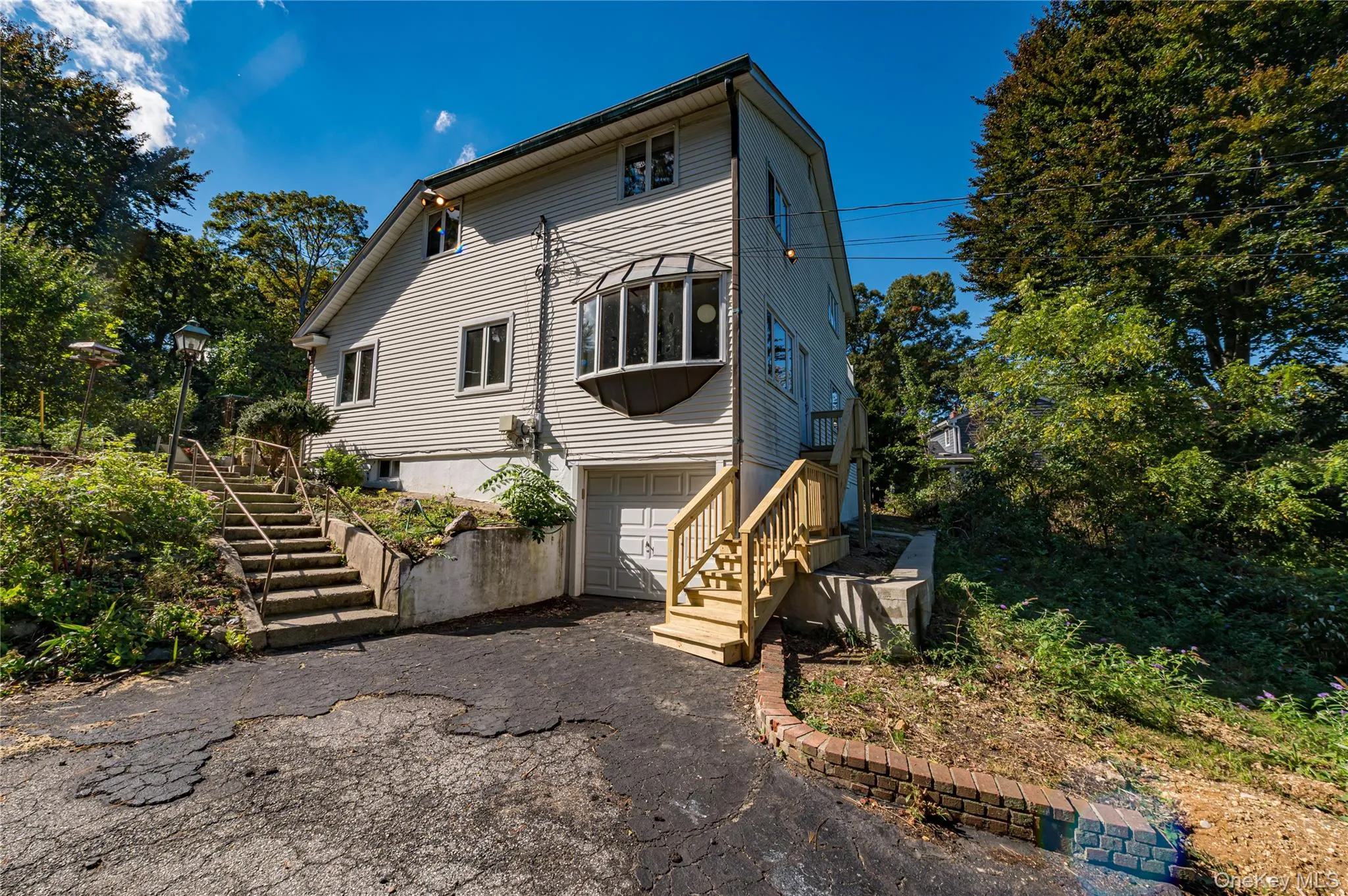 54 Greenhills Road, Huntington, NY, 4 Bedrooms Bedrooms, 7 Rooms Rooms,1 BathroomBathrooms,Residential,For Rent,Greenhills,0,1058711 54 Greenhills Road, Huntington, NY, 4 Bedrooms Bedrooms, 7 Rooms Rooms,1 BathroomBathrooms,Residential,For Rent,Greenhills,0,1058711