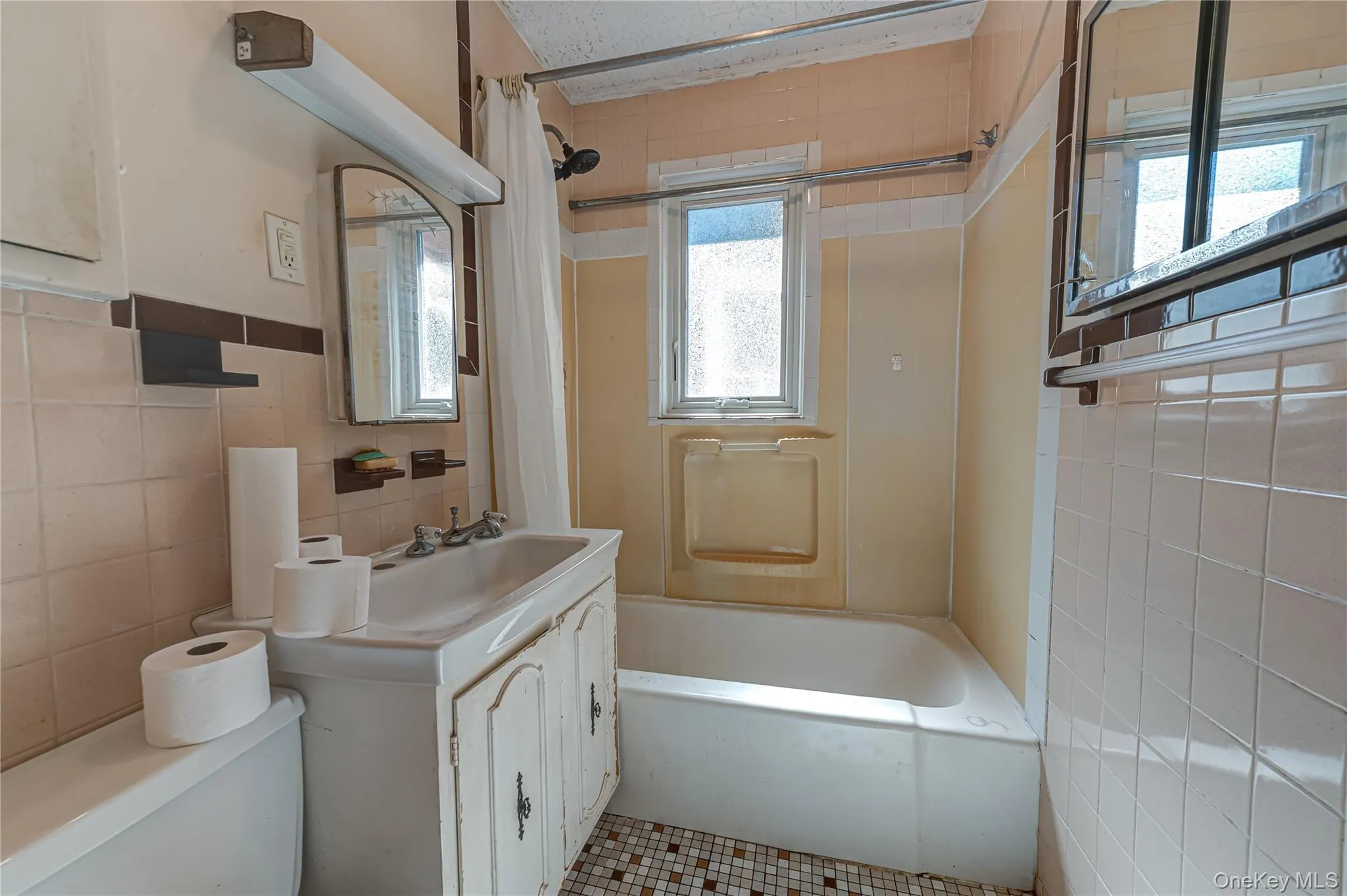 54 Greenhills Road, Huntington, NY, 4 Bedrooms Bedrooms, 7 Rooms Rooms,1 BathroomBathrooms,Residential,For Rent,Greenhills,0,1058711 54 Greenhills Road, Huntington, NY, 4 Bedrooms Bedrooms, 7 Rooms Rooms,1 BathroomBathrooms,Residential,For Rent,Greenhills,0,1058711