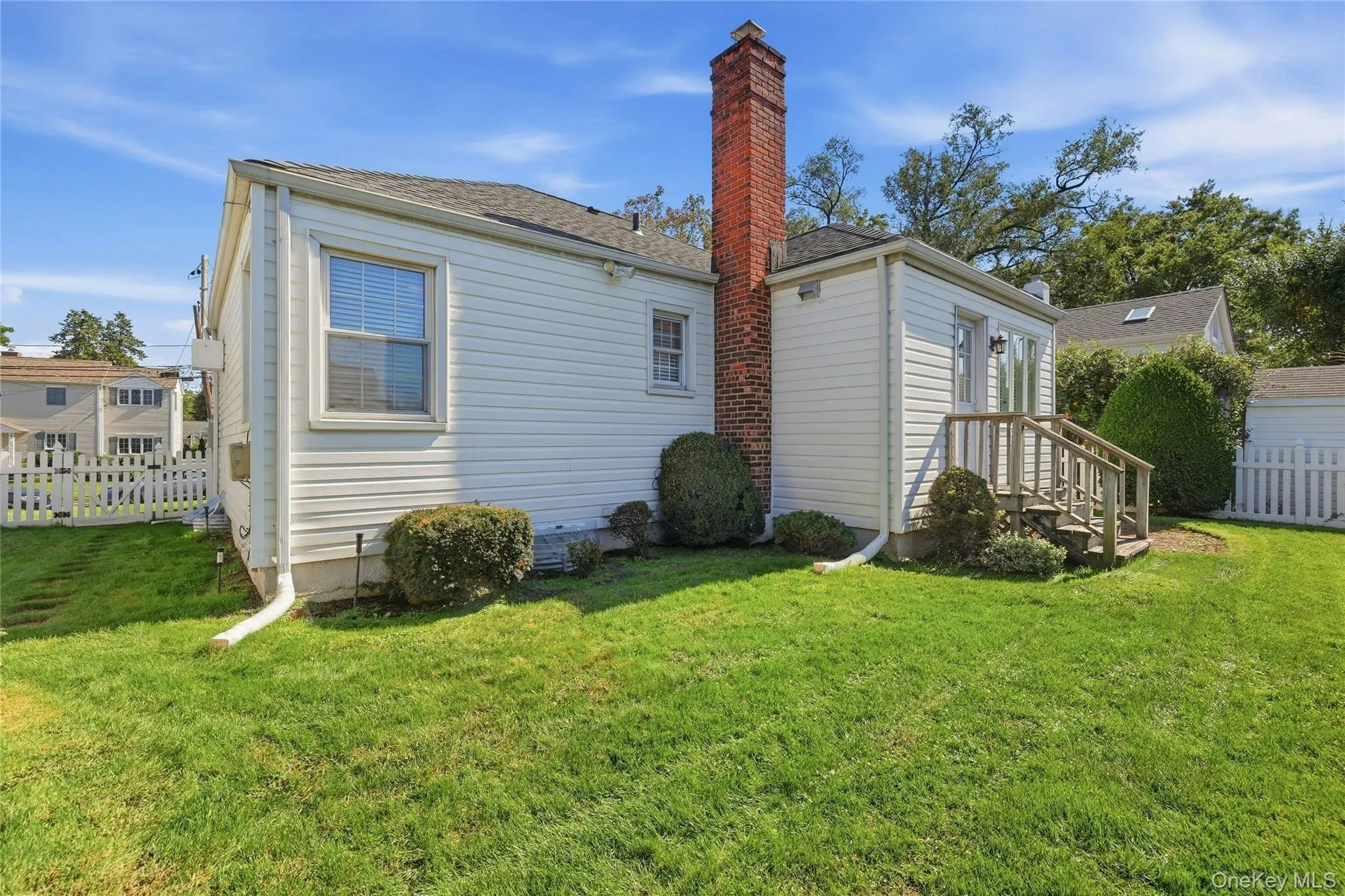 53 Greenway, North Hempstead, NY, 2 Bedrooms Bedrooms, 5 Rooms Rooms,1 BathroomBathrooms,Residential,For Rent,Greenway,0,1058712 53 Greenway, North Hempstead, NY, 2 Bedrooms Bedrooms, 5 Rooms Rooms,1 BathroomBathrooms,Residential,For Rent,Greenway,0,1058712