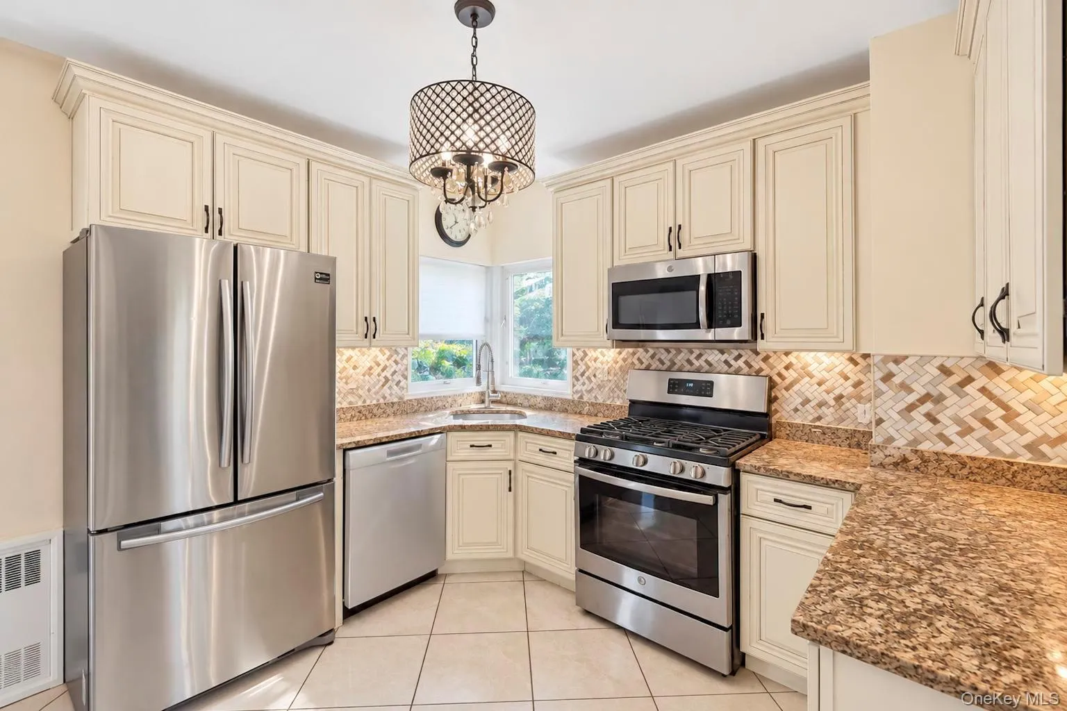 15 Harding Avenue, Oyster Bay, NY, 3 Bedrooms Bedrooms, 8 Rooms Rooms,3 BathroomsBathrooms,Residential,For Rent,Harding,0,1058713 15 Harding Avenue, Oyster Bay, NY, 3 Bedrooms Bedrooms, 8 Rooms Rooms,3 BathroomsBathrooms,Residential,For Rent,Harding,0,1058713