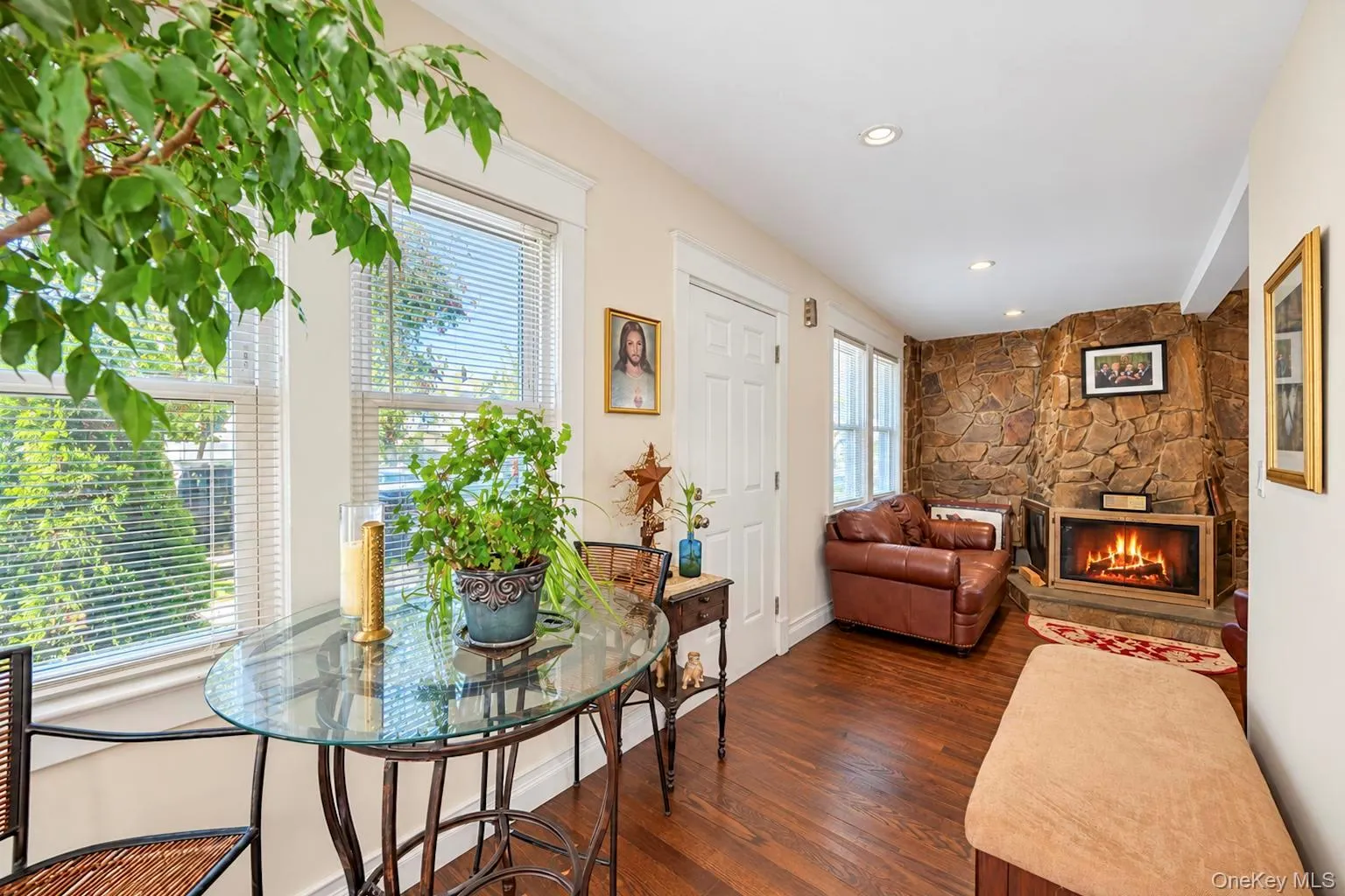 15 Harding Avenue, Oyster Bay, NY, 3 Bedrooms Bedrooms, 8 Rooms Rooms,3 BathroomsBathrooms,Residential,For Rent,Harding,0,1058713 15 Harding Avenue, Oyster Bay, NY, 3 Bedrooms Bedrooms, 8 Rooms Rooms,3 BathroomsBathrooms,Residential,For Rent,Harding,0,1058713