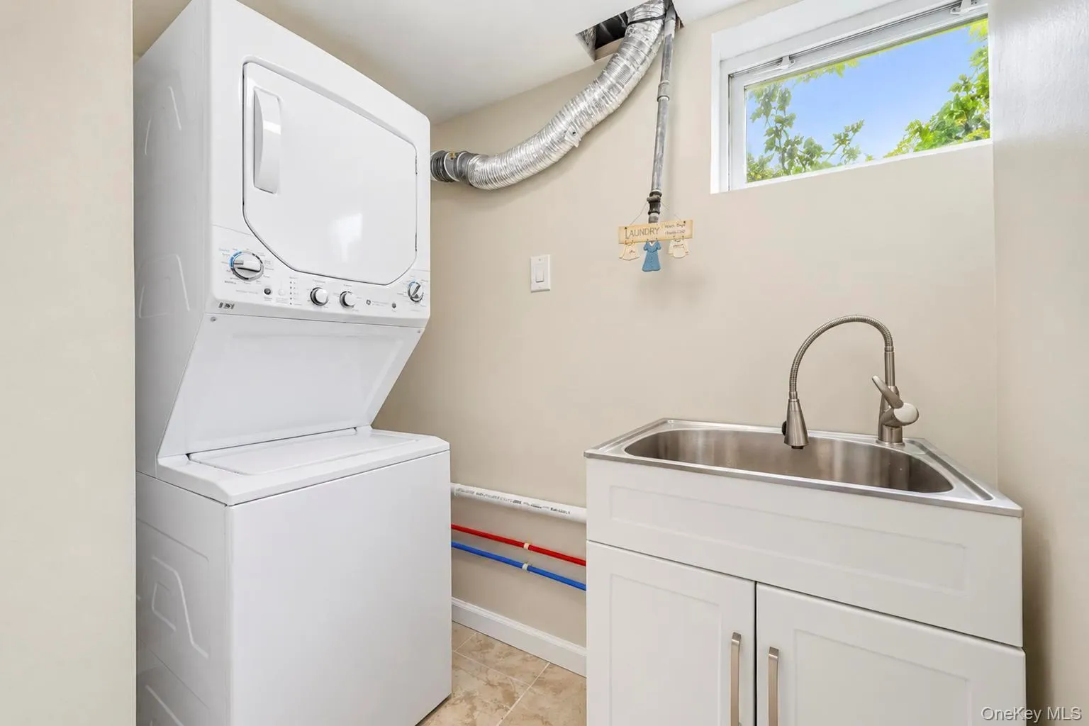 15 Harding Avenue, Oyster Bay, NY, 3 Bedrooms Bedrooms, 8 Rooms Rooms,3 BathroomsBathrooms,Residential,For Rent,Harding,0,1058713 15 Harding Avenue, Oyster Bay, NY, 3 Bedrooms Bedrooms, 8 Rooms Rooms,3 BathroomsBathrooms,Residential,For Rent,Harding,0,1058713
