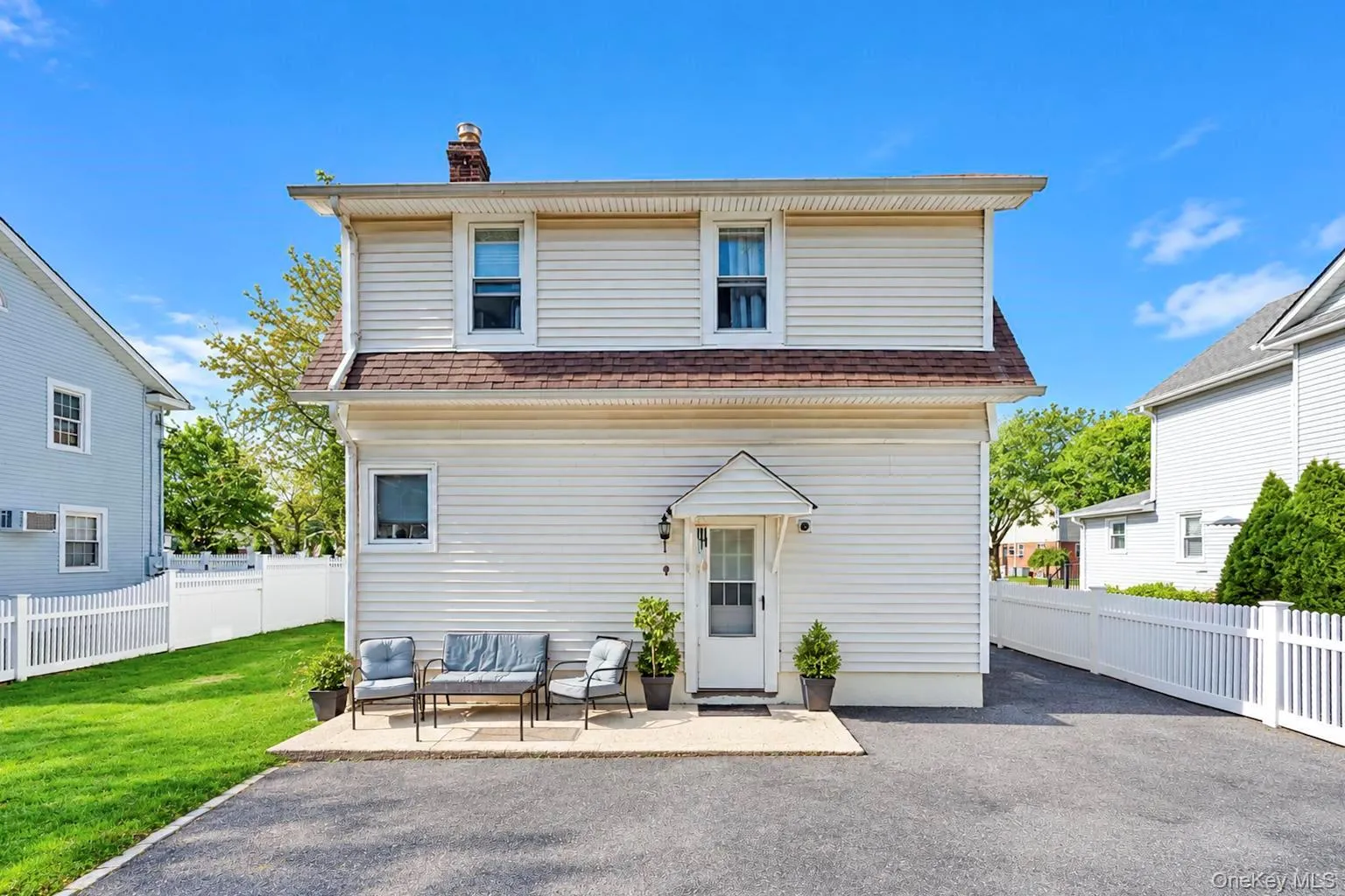 15 Harding Avenue, Oyster Bay, NY, 3 Bedrooms Bedrooms, 8 Rooms Rooms,3 BathroomsBathrooms,Residential,For Rent,Harding,0,1058713 15 Harding Avenue, Oyster Bay, NY, 3 Bedrooms Bedrooms, 8 Rooms Rooms,3 BathroomsBathrooms,Residential,For Rent,Harding,0,1058713