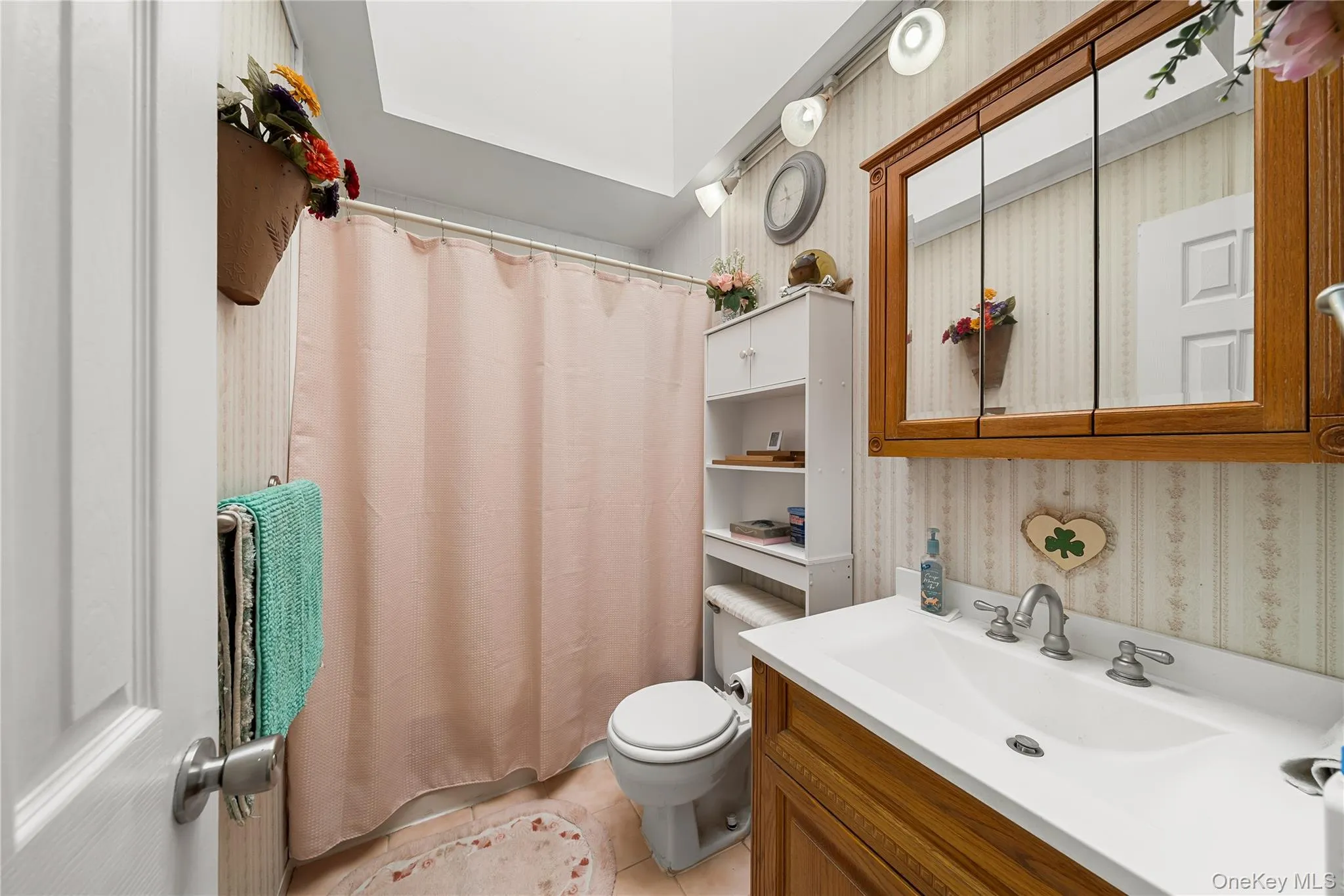 14 Mineola Street, Brookhaven, NY, 4 Bedrooms Bedrooms, 8 Rooms Rooms,4 BathroomsBathrooms,Residential,For Rent,Mineola,0,1058722 14 Mineola Street, Brookhaven, NY, 4 Bedrooms Bedrooms, 8 Rooms Rooms,4 BathroomsBathrooms,Residential,For Rent,Mineola,0,1058722