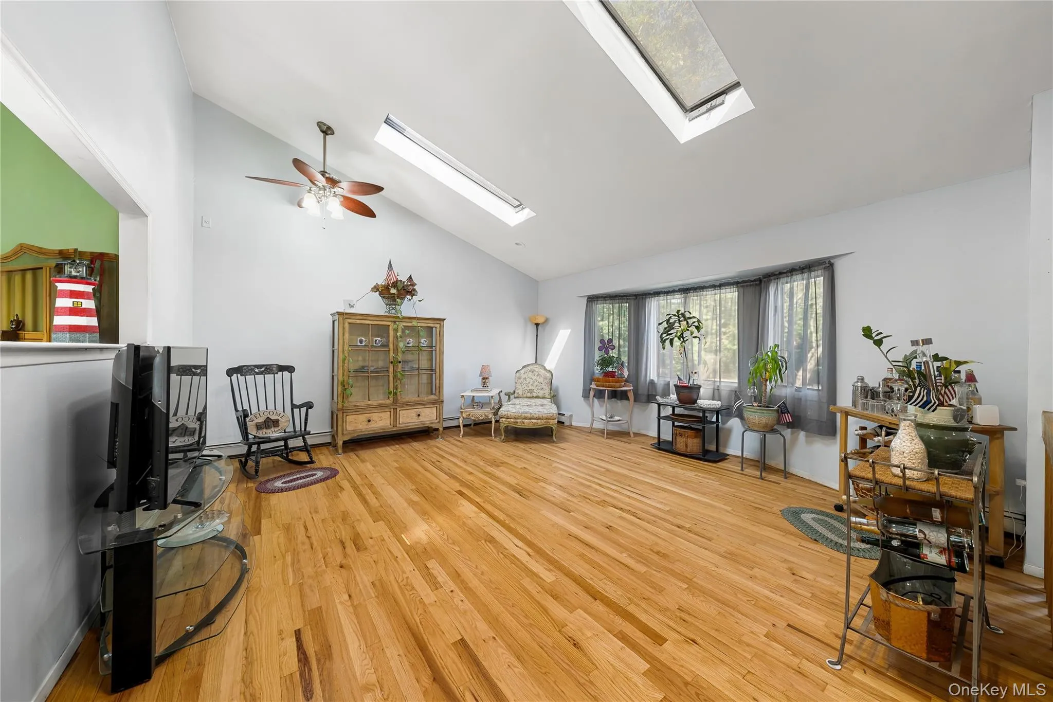 14 Mineola Street, Brookhaven, NY, 4 Bedrooms Bedrooms, 8 Rooms Rooms,4 BathroomsBathrooms,Residential,For Rent,Mineola,0,1058722 14 Mineola Street, Brookhaven, NY, 4 Bedrooms Bedrooms, 8 Rooms Rooms,4 BathroomsBathrooms,Residential,For Rent,Mineola,0,1058722