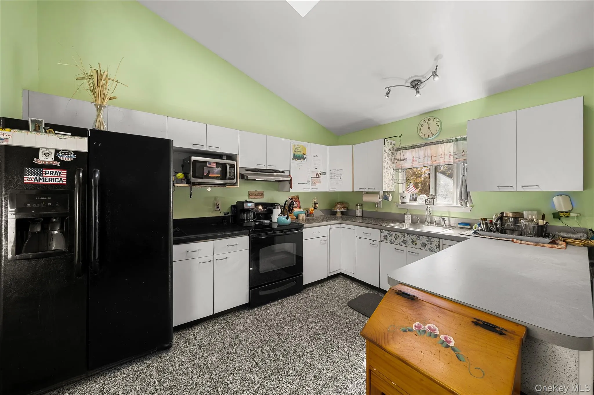 14 Mineola Street, Brookhaven, NY, 4 Bedrooms Bedrooms, 8 Rooms Rooms,4 BathroomsBathrooms,Residential,For Rent,Mineola,0,1058722 14 Mineola Street, Brookhaven, NY, 4 Bedrooms Bedrooms, 8 Rooms Rooms,4 BathroomsBathrooms,Residential,For Rent,Mineola,0,1058722