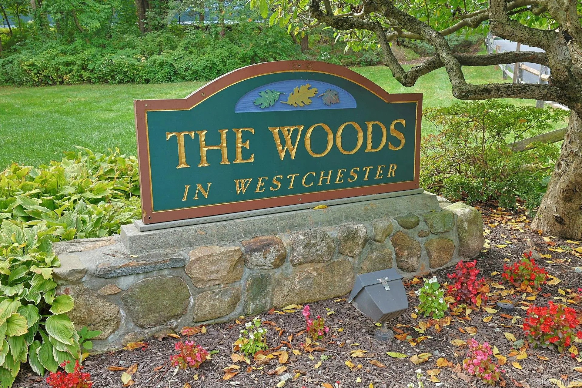 Beautifully maintained The Woods in Westchester Beautifully maintained The Woods in Westchester
