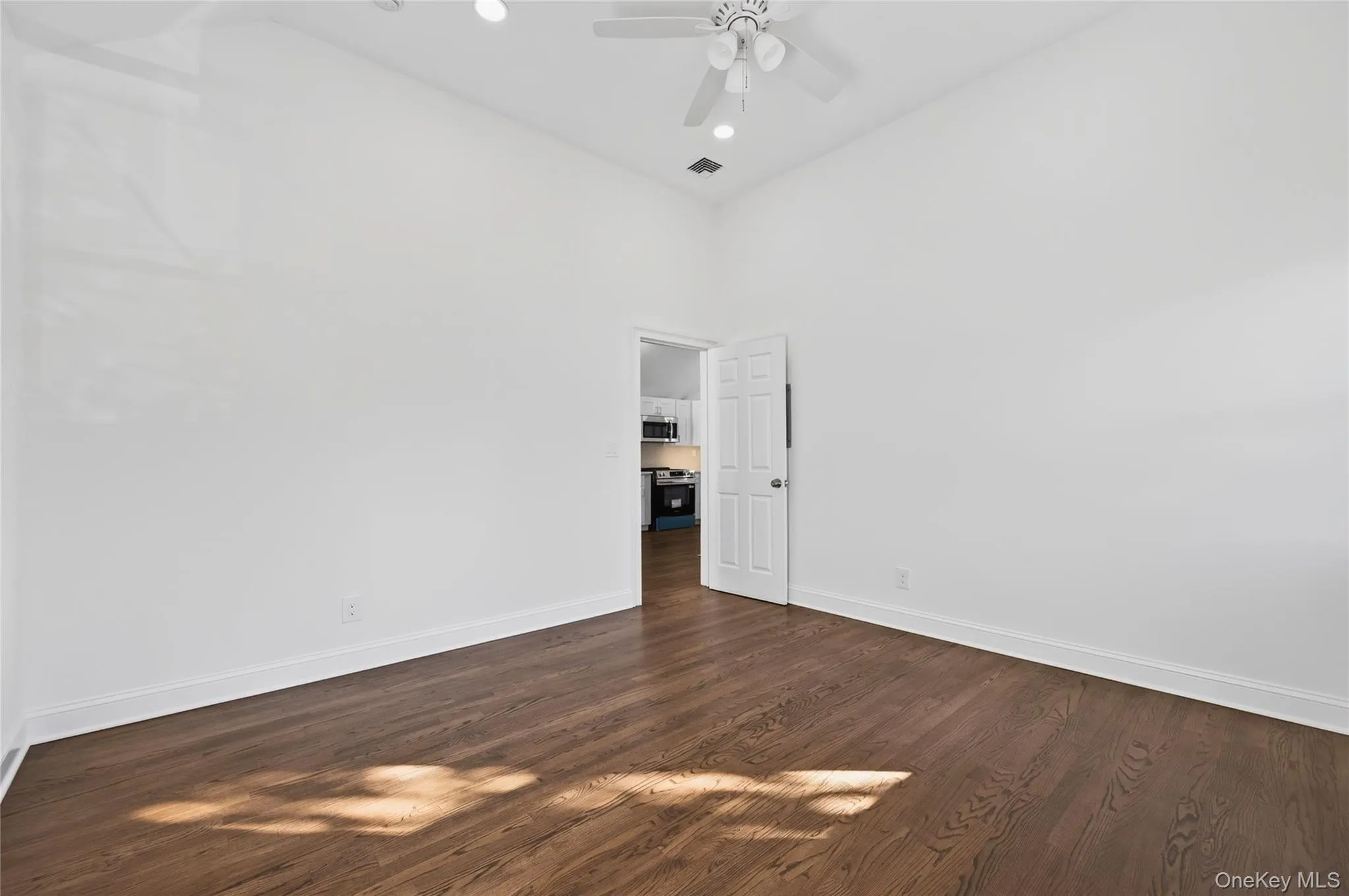 9 Carver Street, Huntington, NY, 1 Bedroom Bedrooms, 2 Rooms Rooms,1 BathroomBathrooms,Residential Lease,For Rent,Carver,0,1058727 9 Carver Street, Huntington, NY, 1 Bedroom Bedrooms, 2 Rooms Rooms,1 BathroomBathrooms,Residential Lease,For Rent,Carver,0,1058727