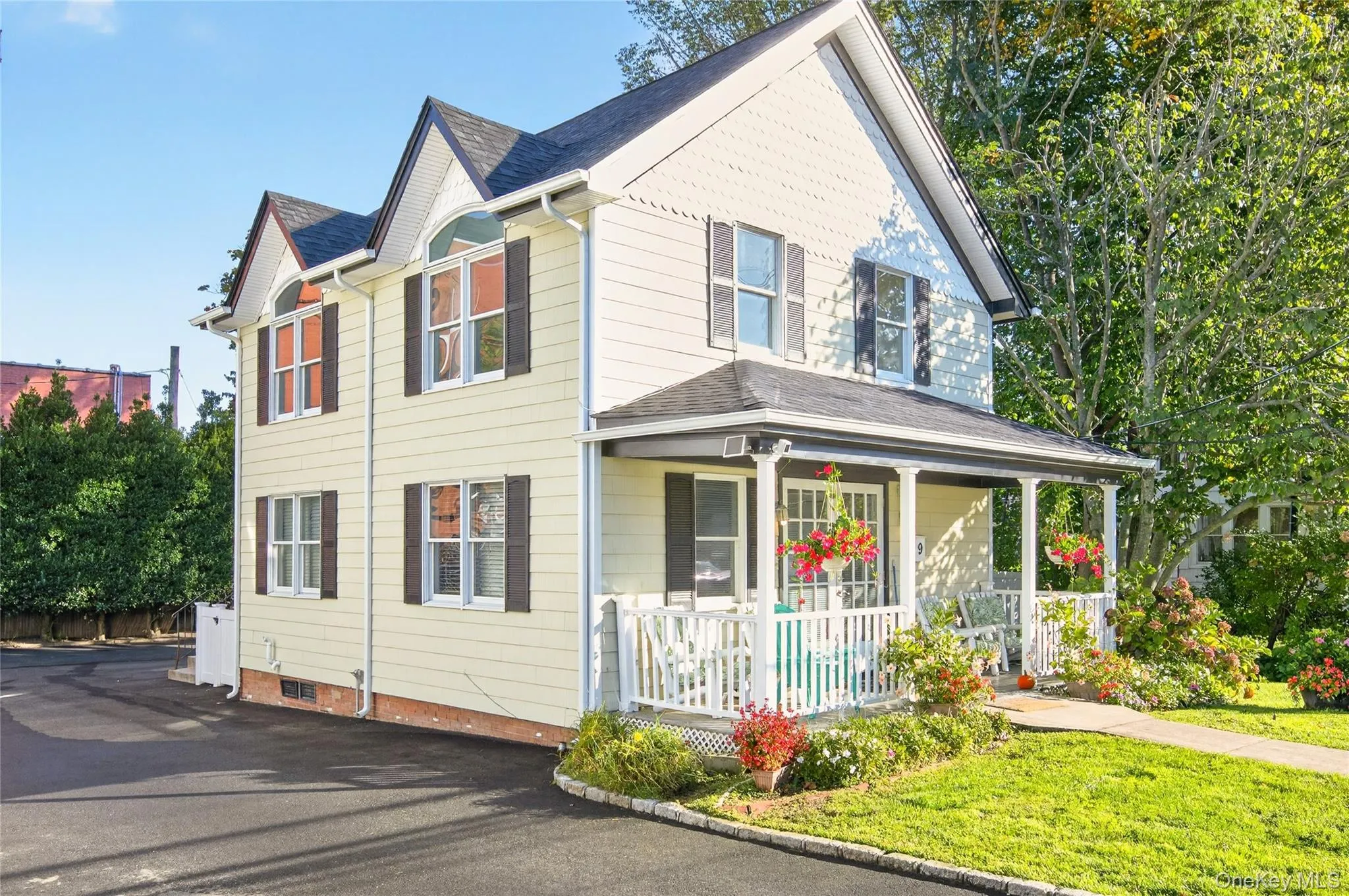 9 Carver Street, Huntington, NY, 1 Bedroom Bedrooms, 2 Rooms Rooms,1 BathroomBathrooms,Residential Lease,For Rent,Carver,0,1058727 9 Carver Street, Huntington, NY, 1 Bedroom Bedrooms, 2 Rooms Rooms,1 BathroomBathrooms,Residential Lease,For Rent,Carver,0,1058727