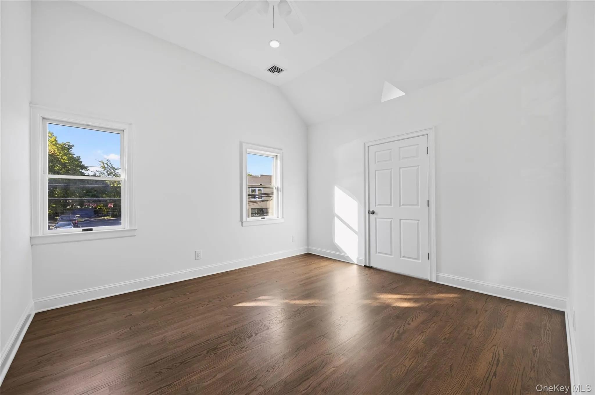 9 Carver Street, Huntington, NY, 1 Bedroom Bedrooms, 2 Rooms Rooms,1 BathroomBathrooms,Residential Lease,For Rent,Carver,0,1058727 9 Carver Street, Huntington, NY, 1 Bedroom Bedrooms, 2 Rooms Rooms,1 BathroomBathrooms,Residential Lease,For Rent,Carver,0,1058727