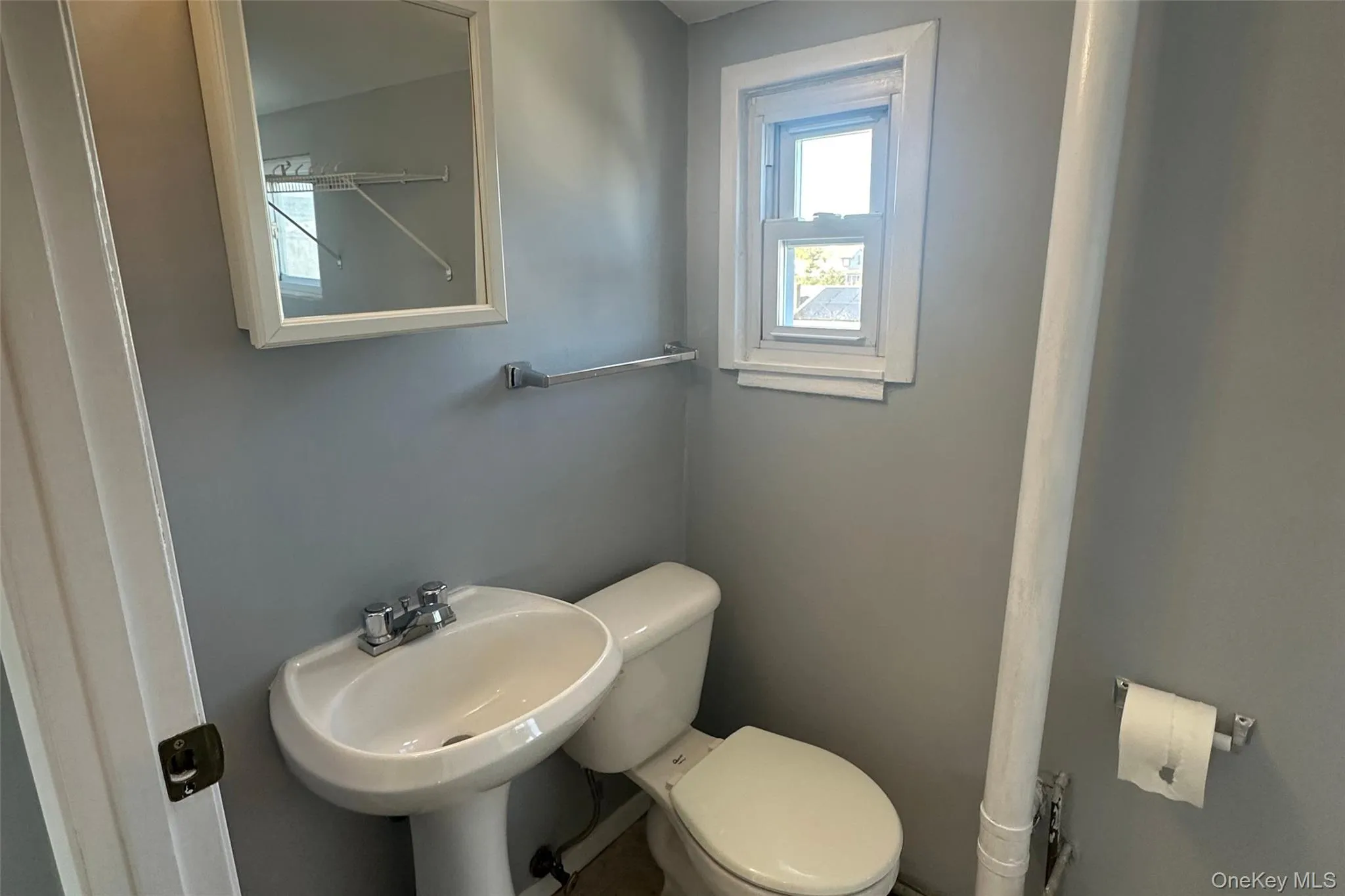 32 Mc Kinley Avenue, Babylon, NY, 3 Bedroom Bedrooms, 8 Room Rooms,1 BathroomBathrooms,Residential Lease,For Rent,Mc Kinley,0,1058746 32 Mc Kinley Avenue, Babylon, NY, 3 Bedroom Bedrooms, 8 Room Rooms,1 BathroomBathrooms,Residential Lease,For Rent,Mc Kinley,0,1058746