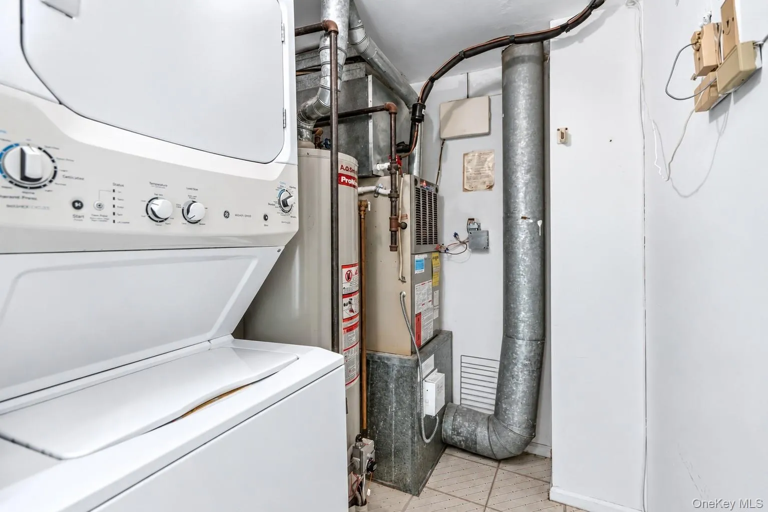 22 Ridgewood Drive, Hempstead, NY, 2 Bedroom Bedrooms, 9 Room Rooms,2 BathroomBathrooms,Residential Lease,For Rent,Ridgewood,0,1058750 22 Ridgewood Drive, Hempstead, NY, 2 Bedroom Bedrooms, 9 Room Rooms,2 BathroomBathrooms,Residential Lease,For Rent,Ridgewood,0,1058750