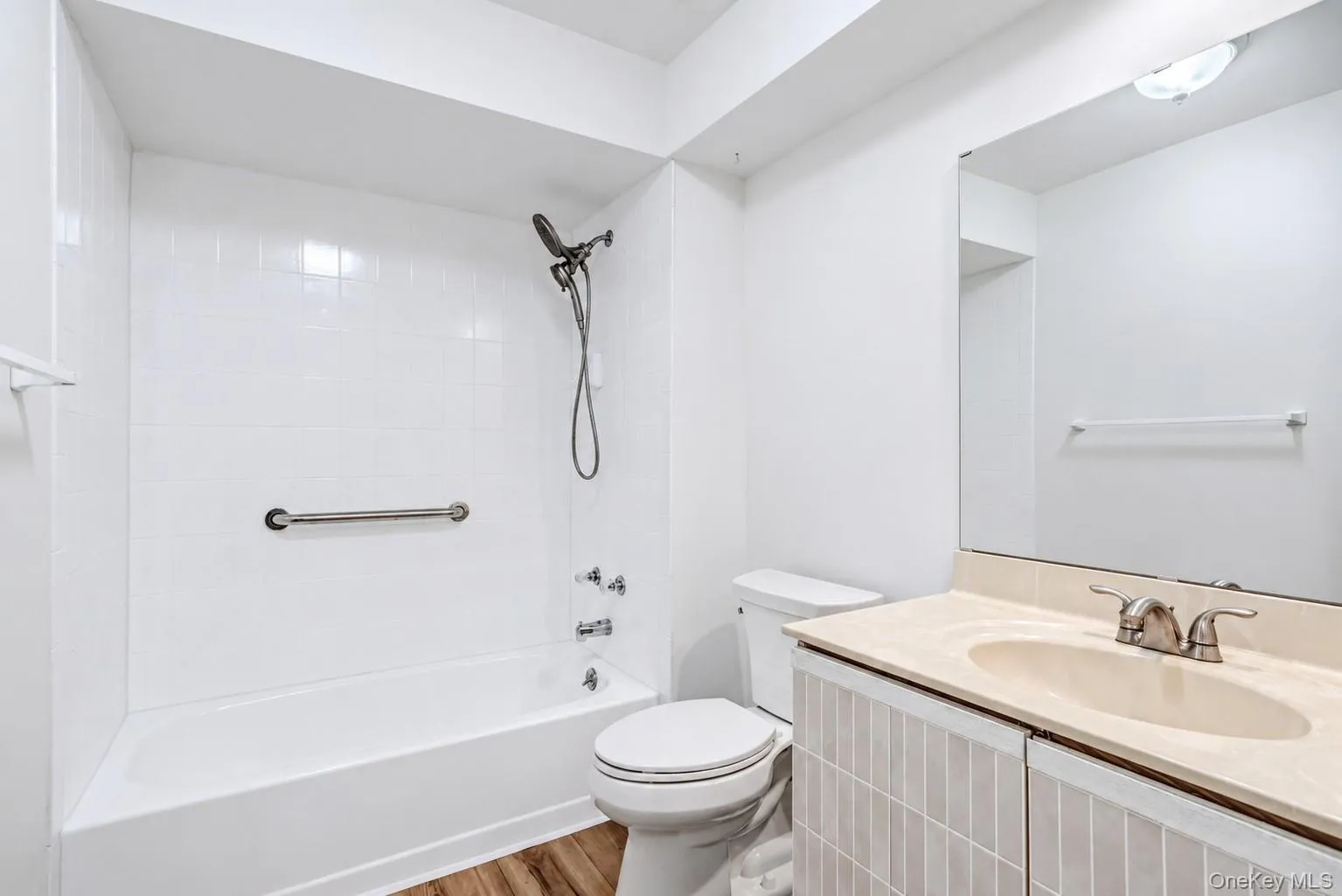 22 Ridgewood Drive, Hempstead, NY, 2 Bedroom Bedrooms, 9 Room Rooms,2 BathroomBathrooms,Residential Lease,For Rent,Ridgewood,0,1058750 22 Ridgewood Drive, Hempstead, NY, 2 Bedroom Bedrooms, 9 Room Rooms,2 BathroomBathrooms,Residential Lease,For Rent,Ridgewood,0,1058750