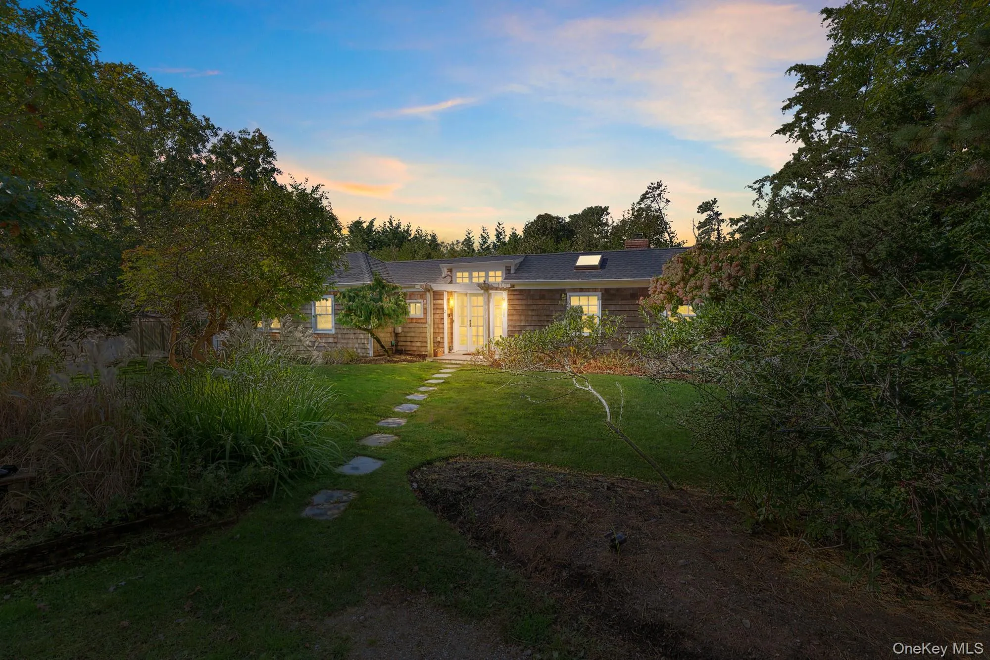 2 Gardiner Drive, East Hampton, New York 11930