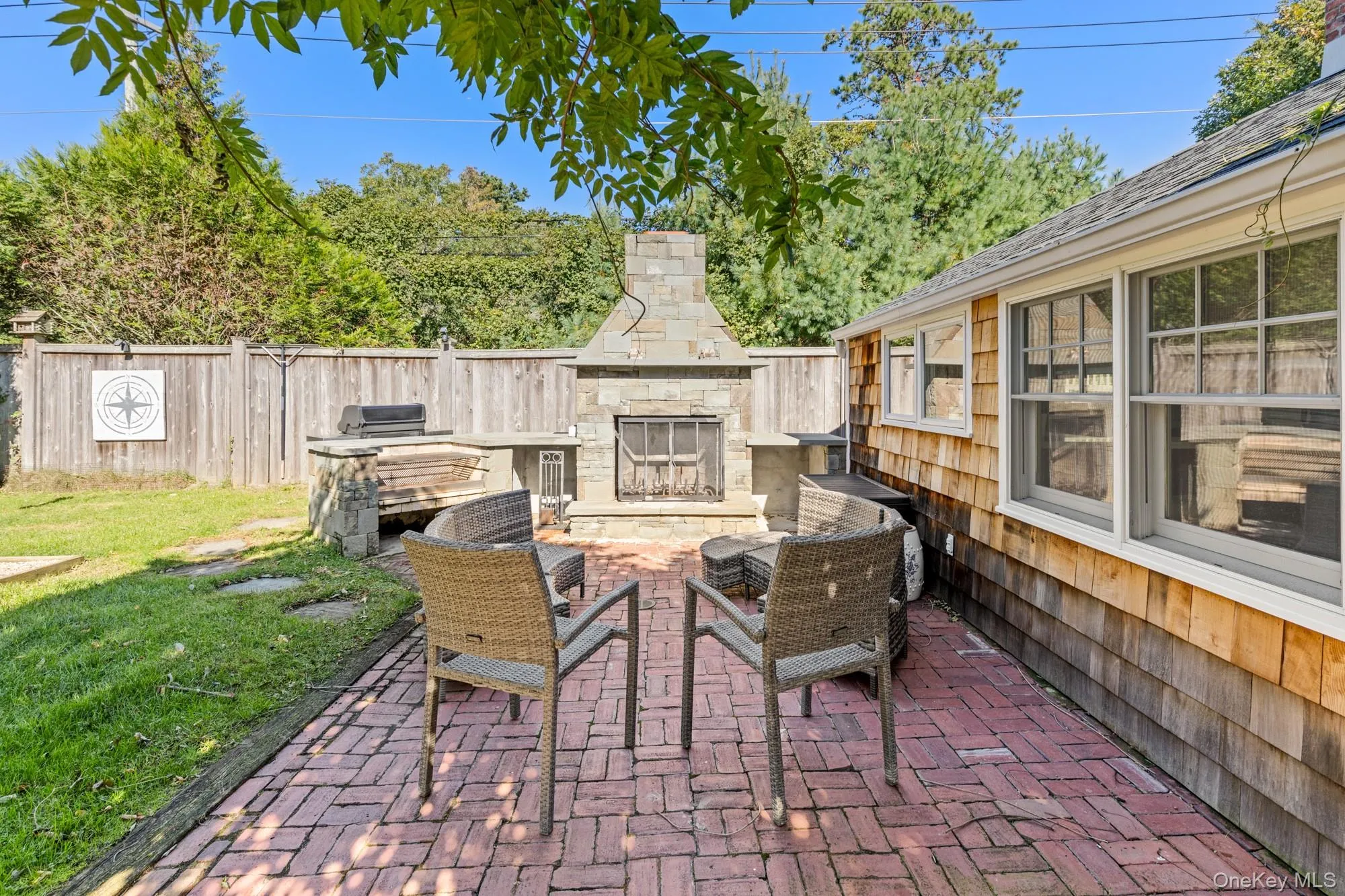 2 Gardiner Drive, East Hampton, New York 11930