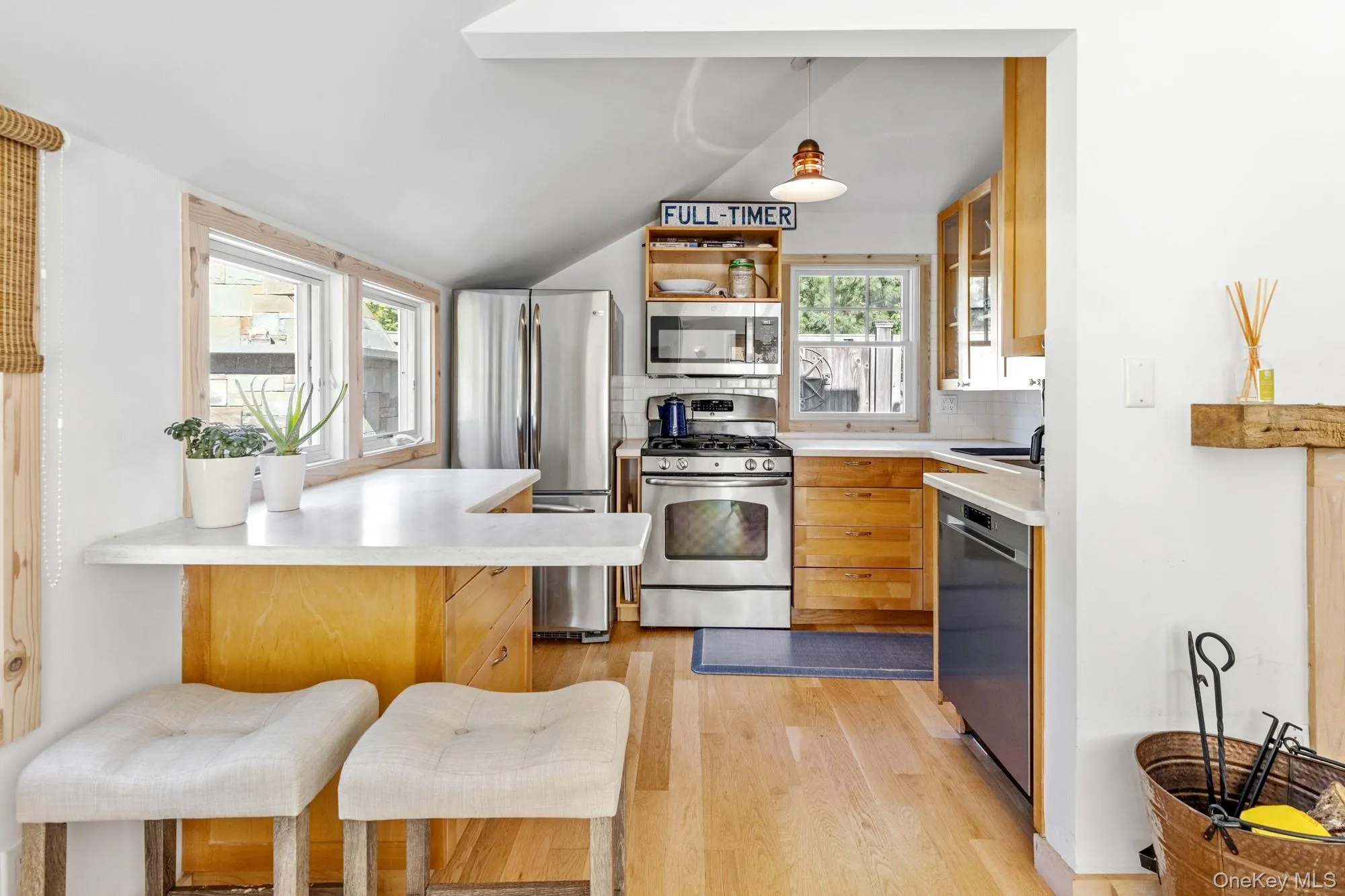 2 Gardiner Drive, East Hampton, New York 11930