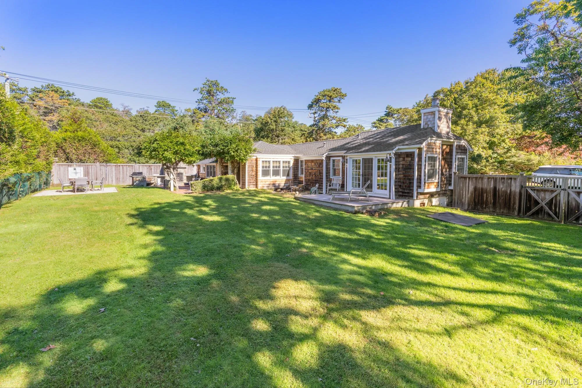 2 Gardiner Drive, East Hampton, New York 11930