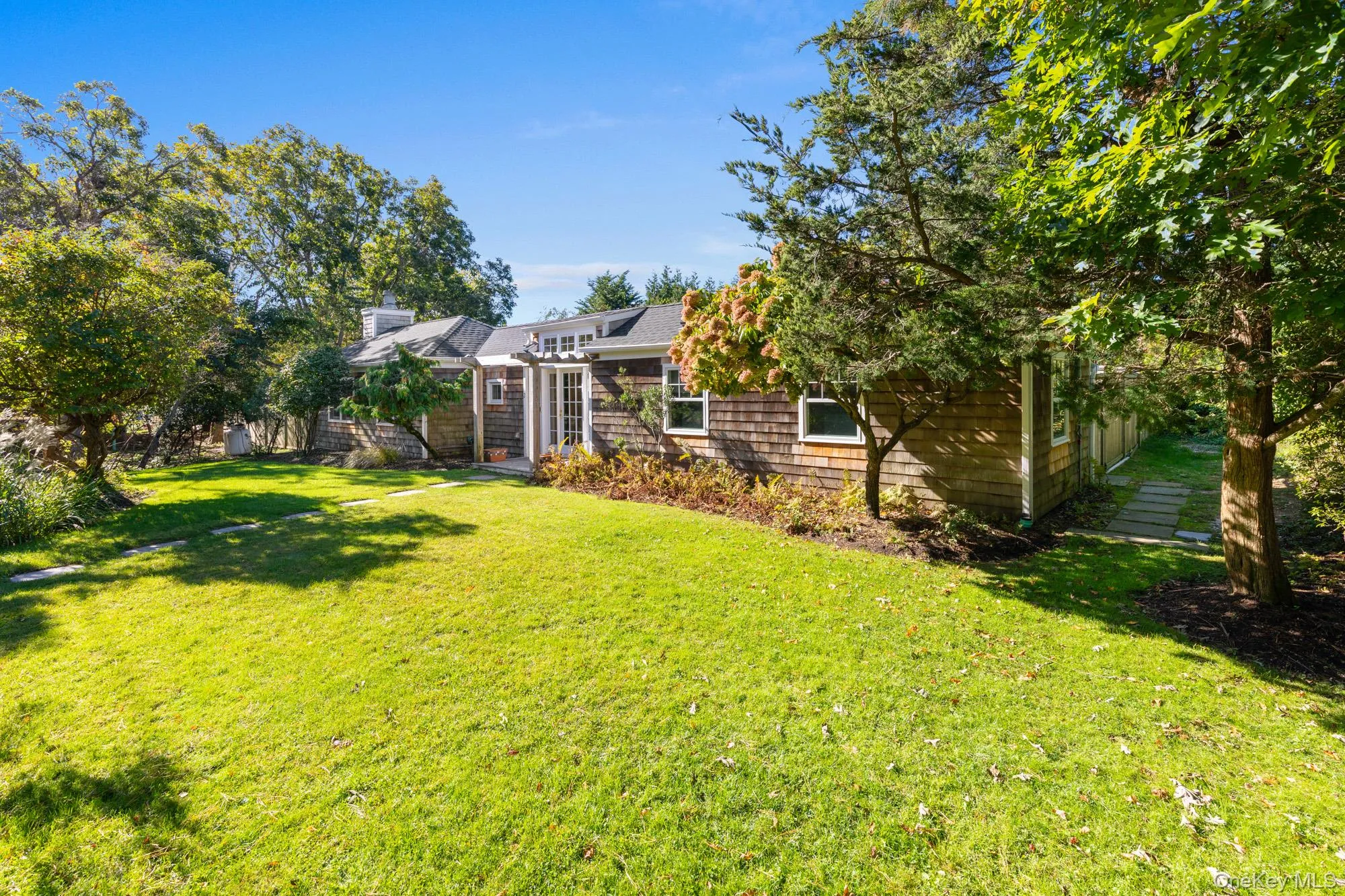 2 Gardiner Drive, East Hampton, New York 11930